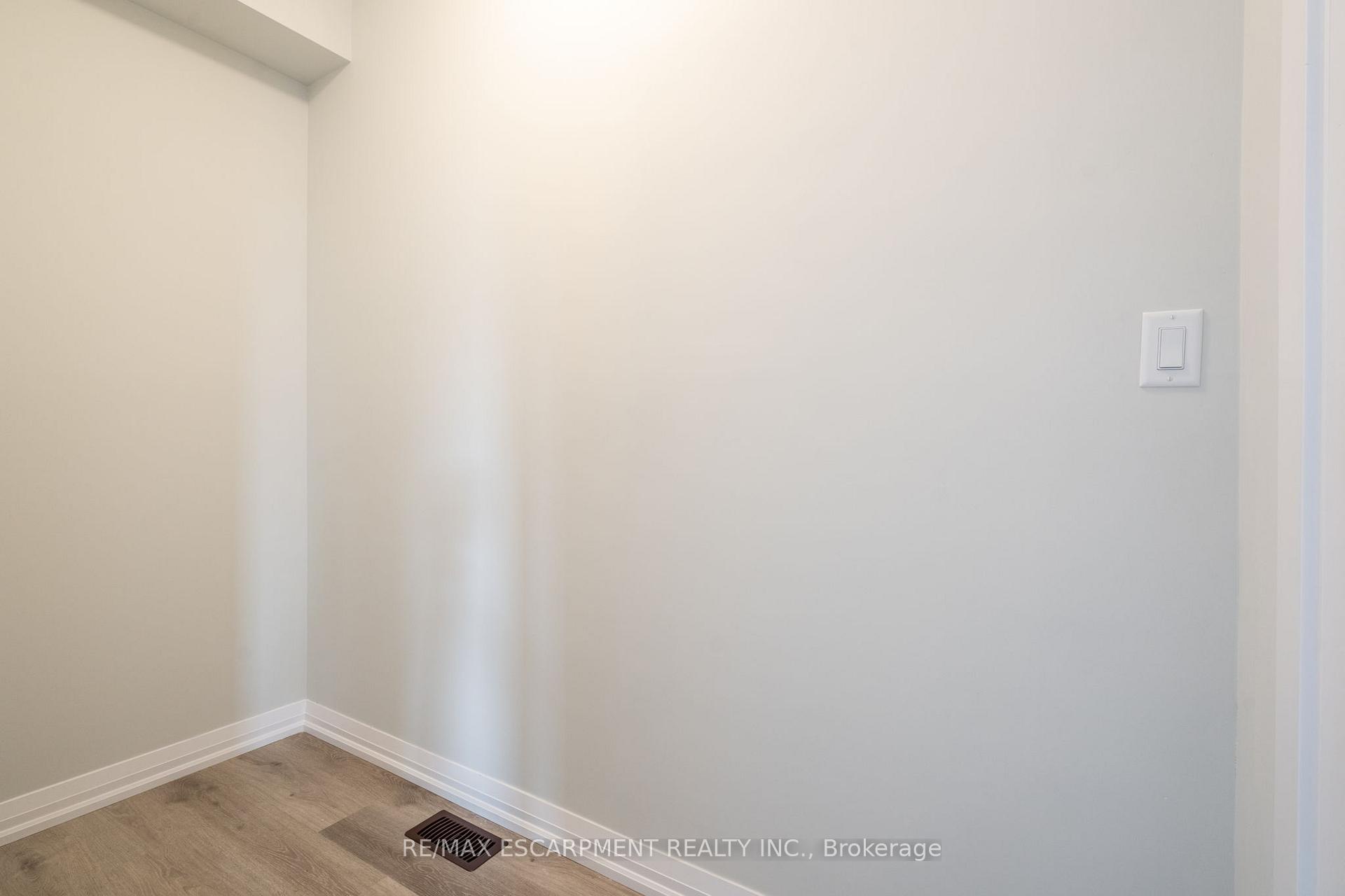 Photo 33 of 126 Picardy Drive, Hamilton, Stoney Creek Mountain — HOMEH