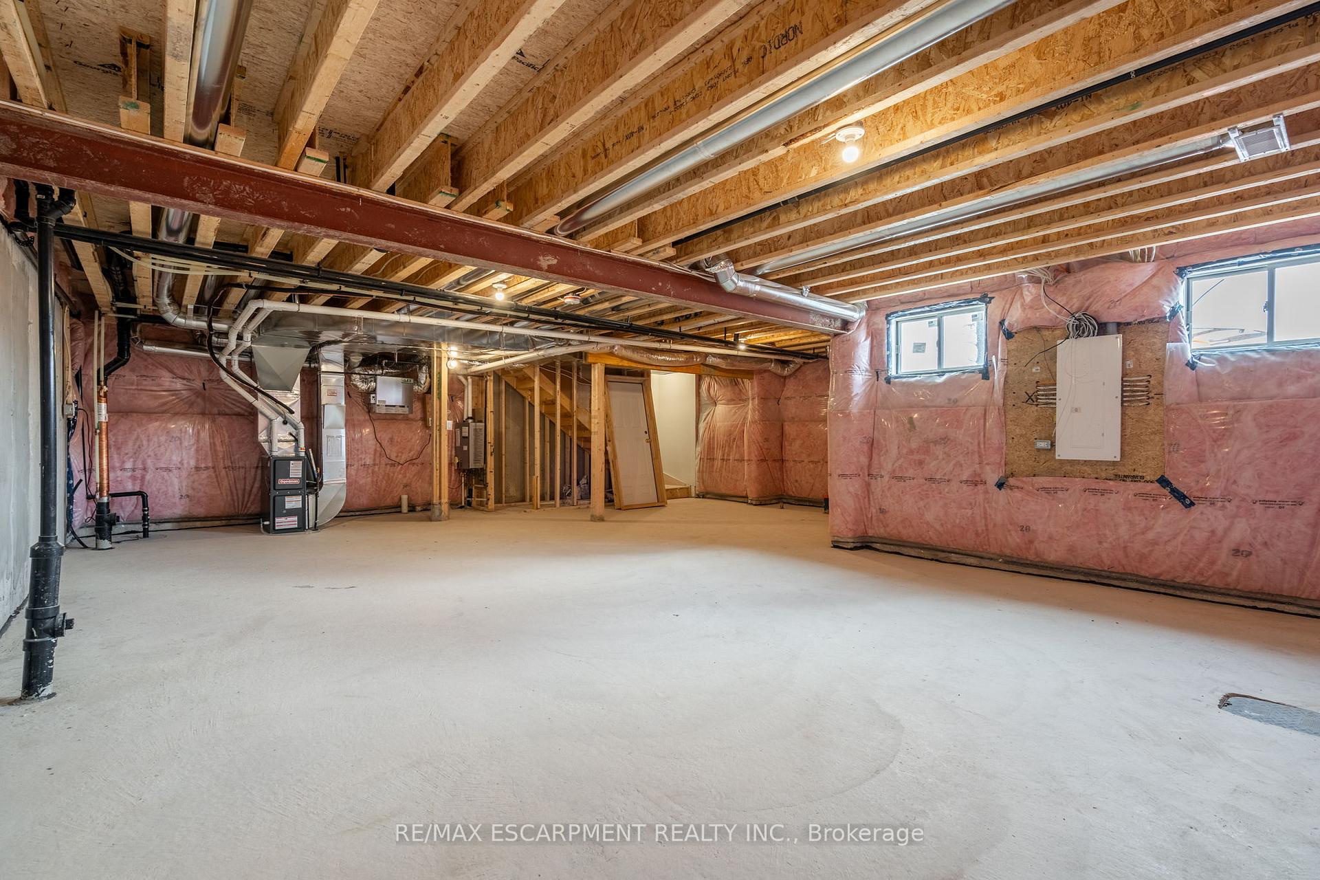 Photo 37 of 126 Picardy Drive, Hamilton, Stoney Creek Mountain — HOMEH