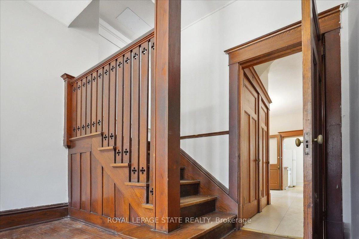 Photo 12 of 76 Spadina Avenue S, Hamilton, Gibson — HOMEH
