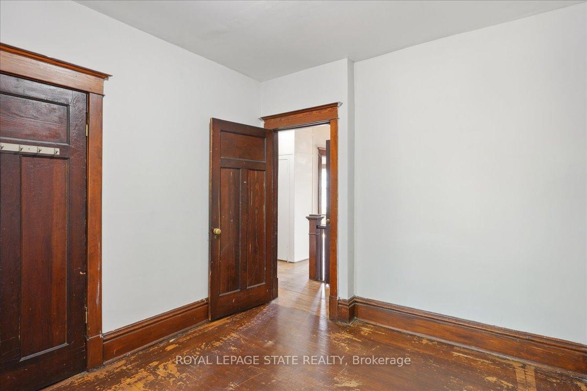 Photo 21 of 76 Spadina Avenue S, Hamilton, Gibson — HOMEH