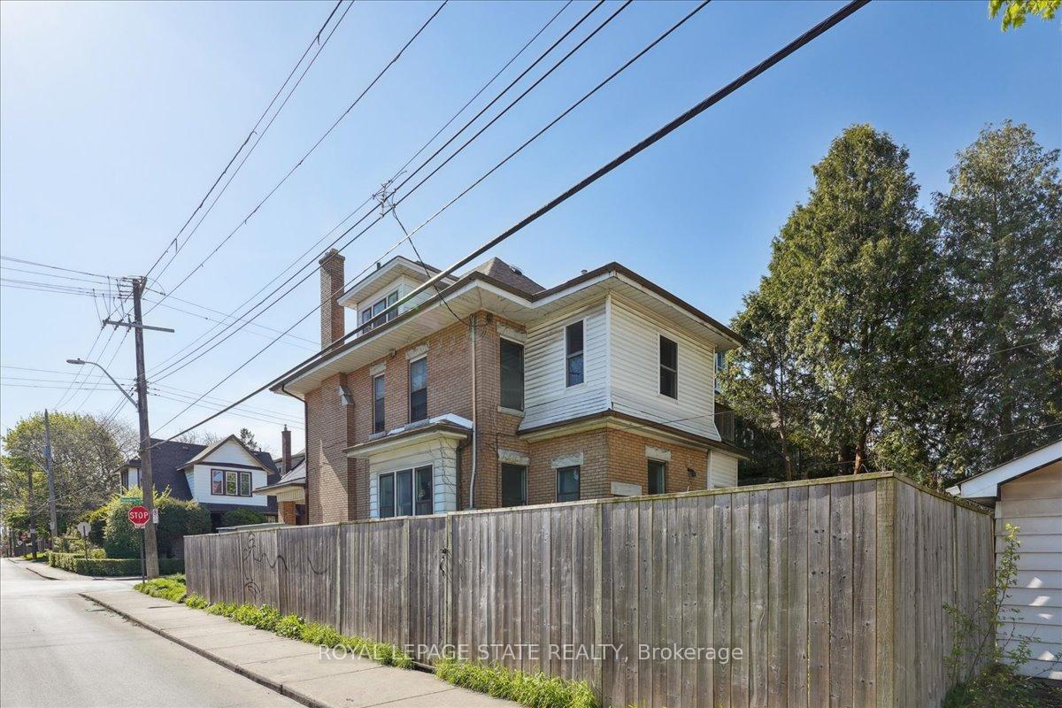 Photo 32 of 76 Spadina Avenue S, Hamilton, Gibson — HOMEH