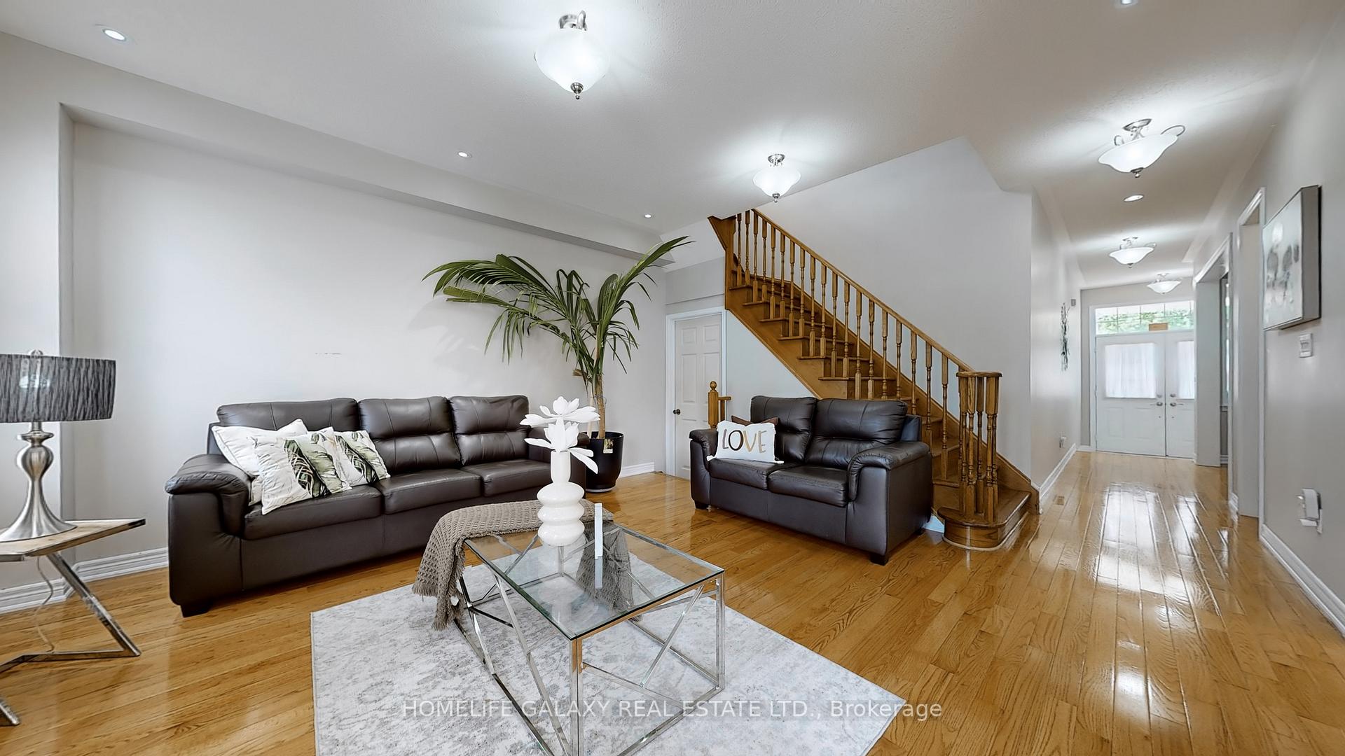 Photo 7 of 114 Goldenwood Crescent, Markham, Greensborough — HOMEH