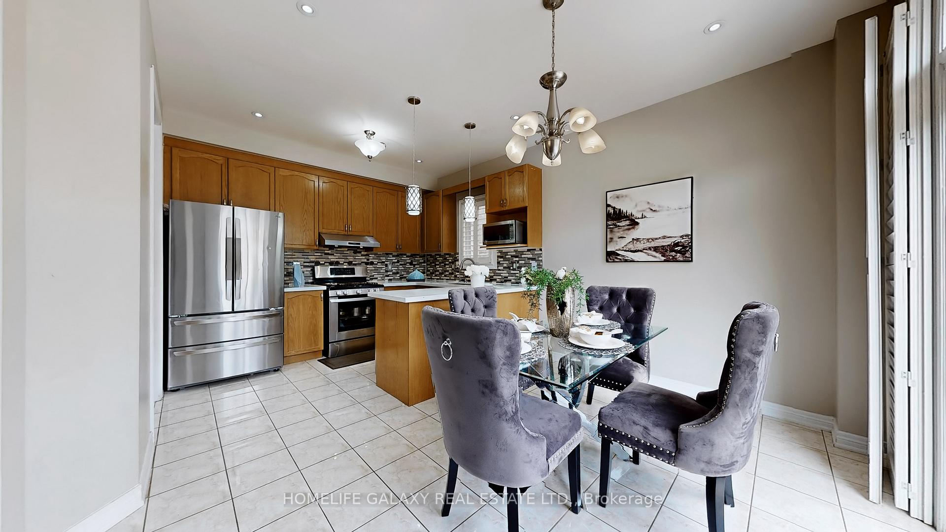 Photo 10 of 114 Goldenwood Crescent, Markham, Greensborough — HOMEH