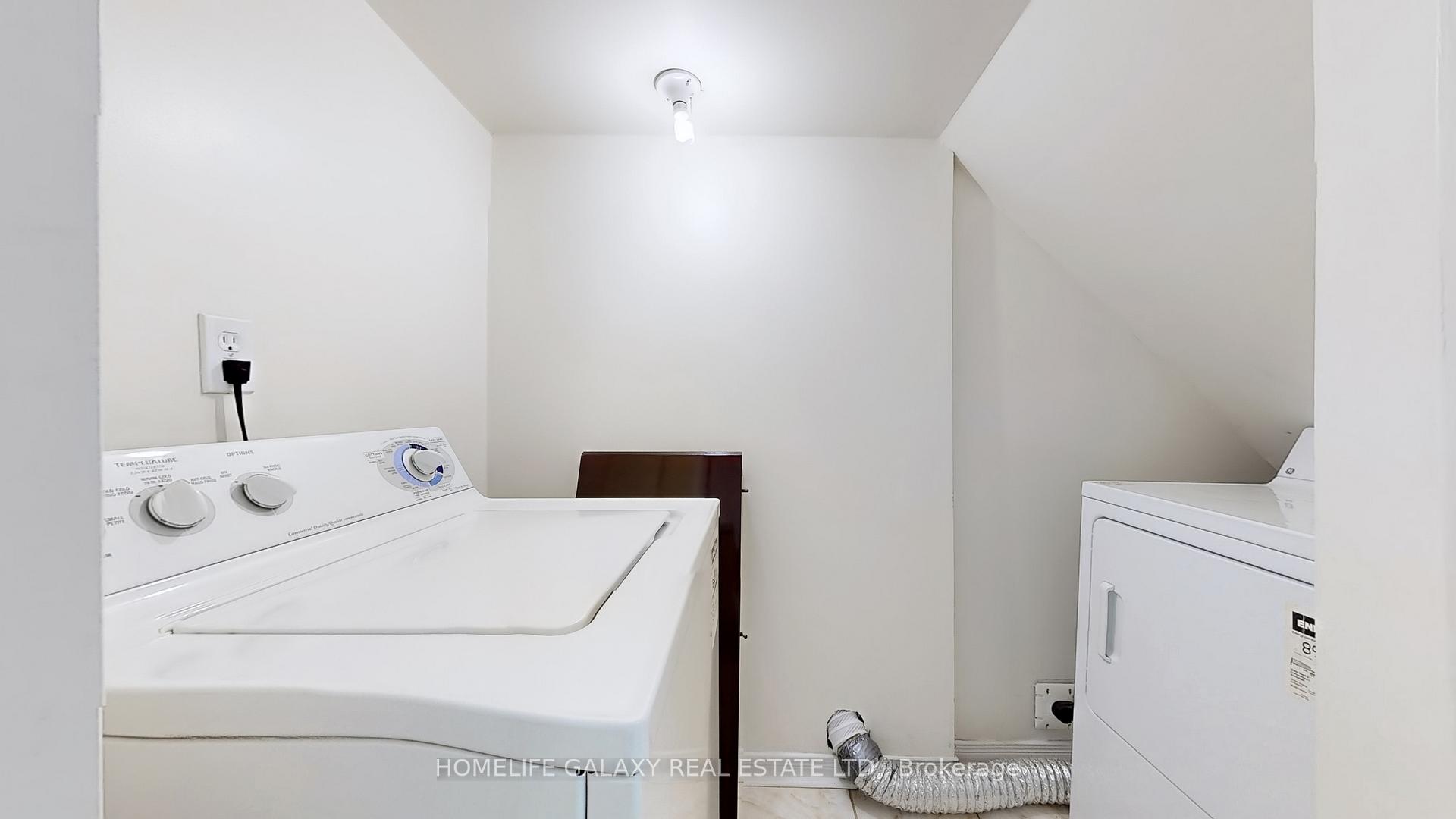 Photo 19 of 114 Goldenwood Crescent, Markham, Greensborough — HOMEH