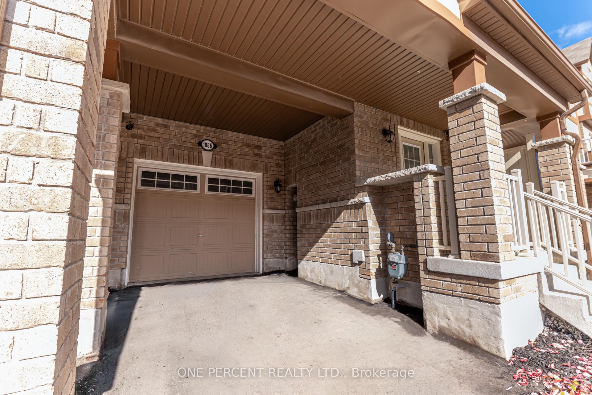 Photo 2 of 1086 Silk Street, Pickering, Rural Pickering — HOMEH