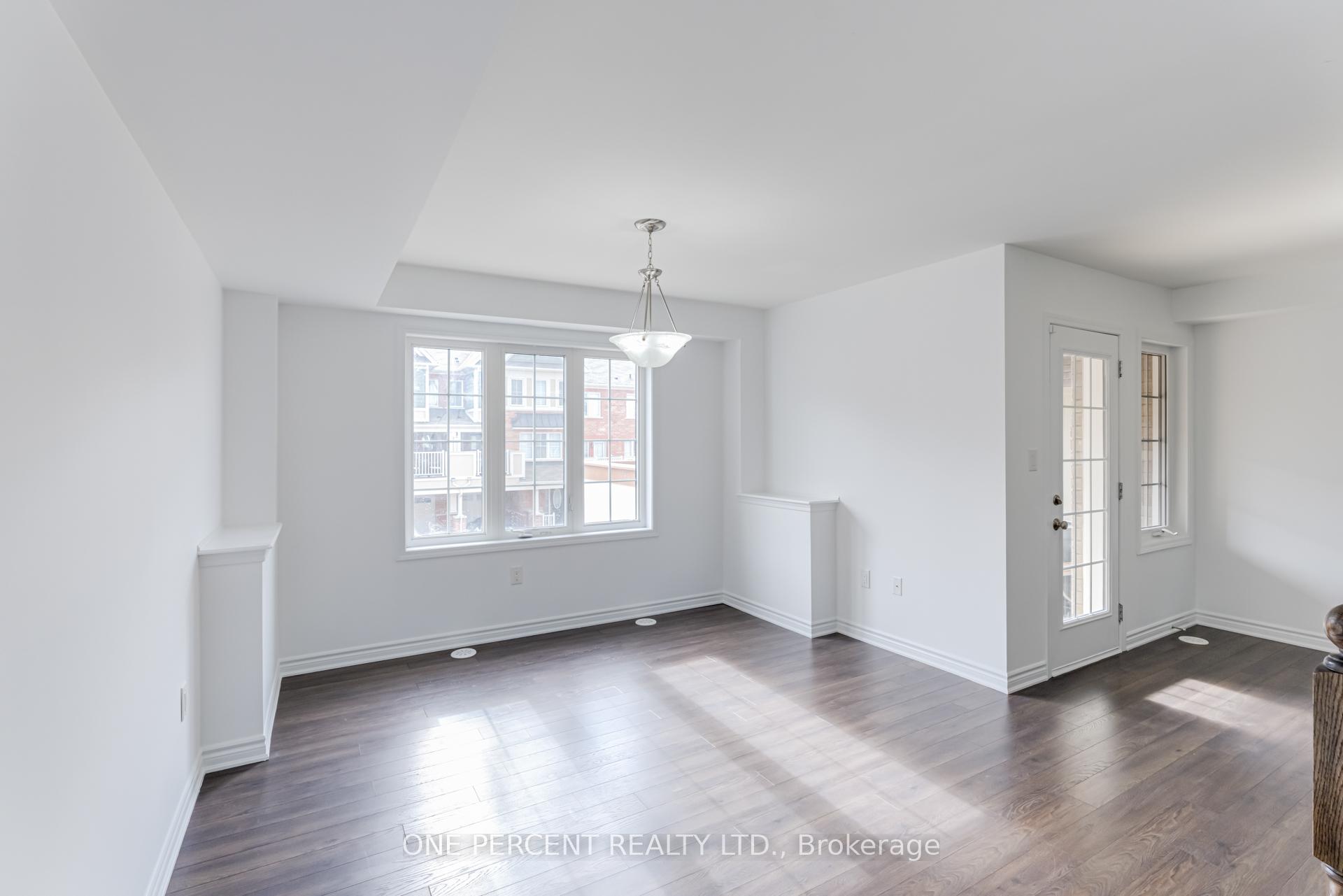 Photo 7 of 1086 Silk Street, Pickering, Rural Pickering — HOMEH