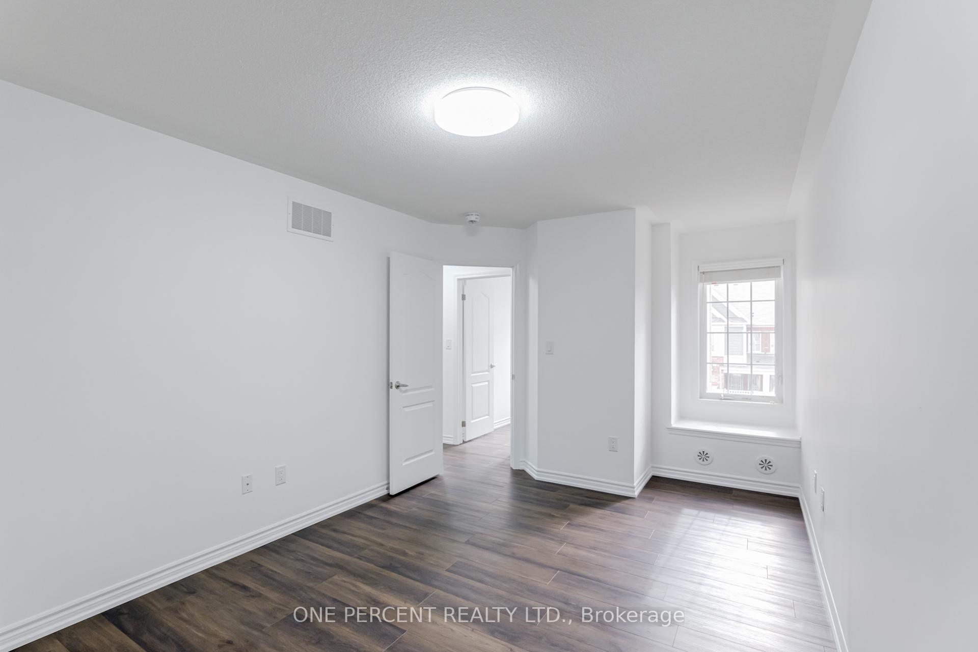 Photo 14 of 1086 Silk Street, Pickering, Rural Pickering — HOMEH