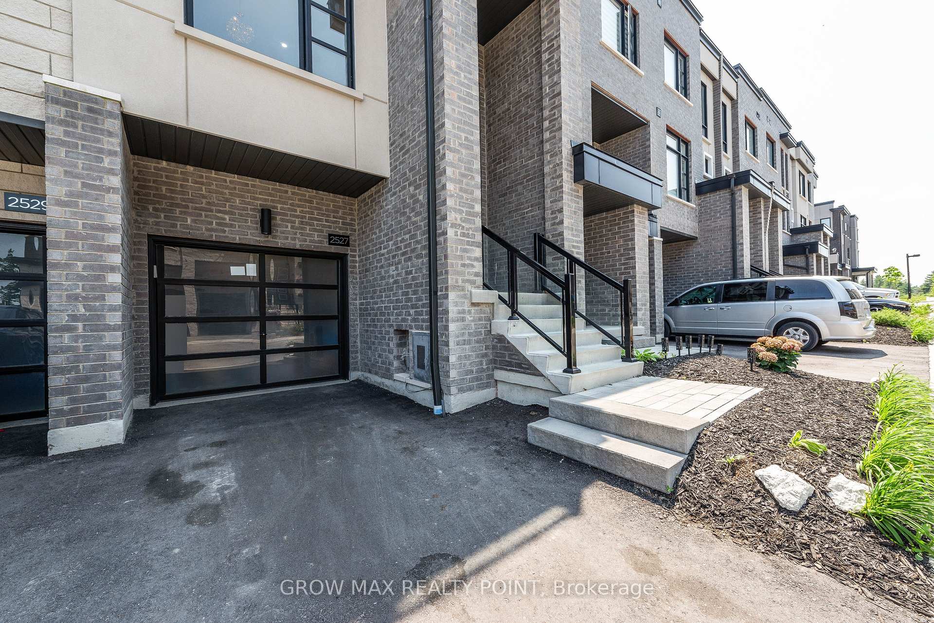 Photo 1 of 2527 Castlegate Crossing, Pickering, Duffin Heights — HOMEH