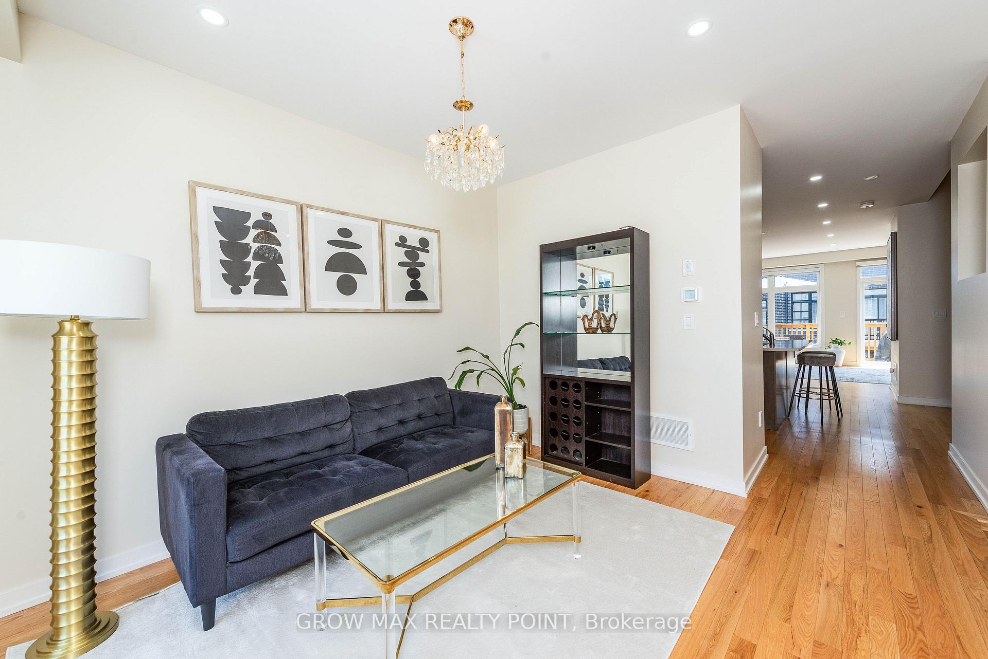 Photo 3 of 2527 Castlegate Crossing, Pickering, Duffin Heights — HOMEH