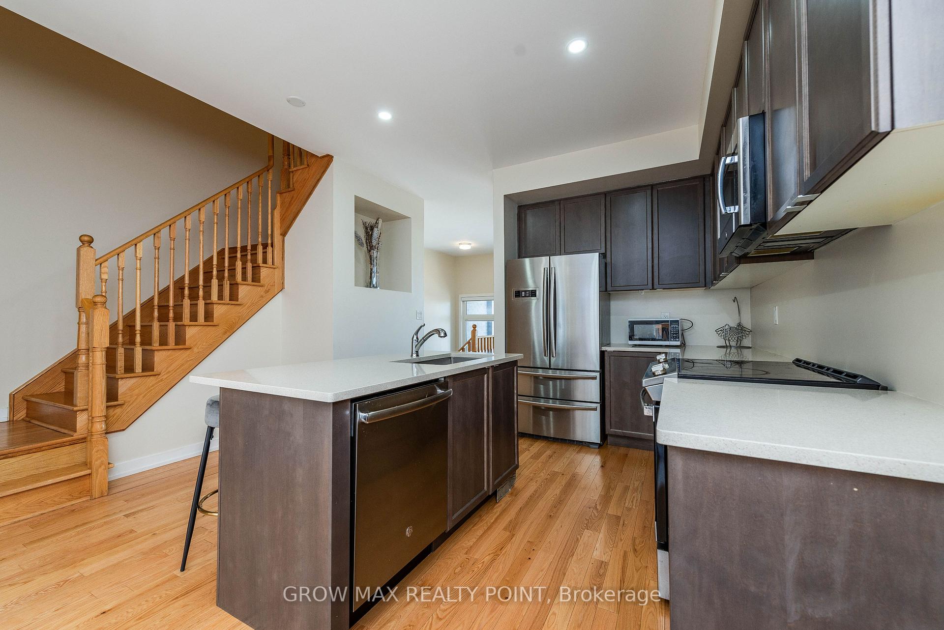 Photo 15 of 2527 Castlegate Crossing, Pickering, Duffin Heights — HOMEH