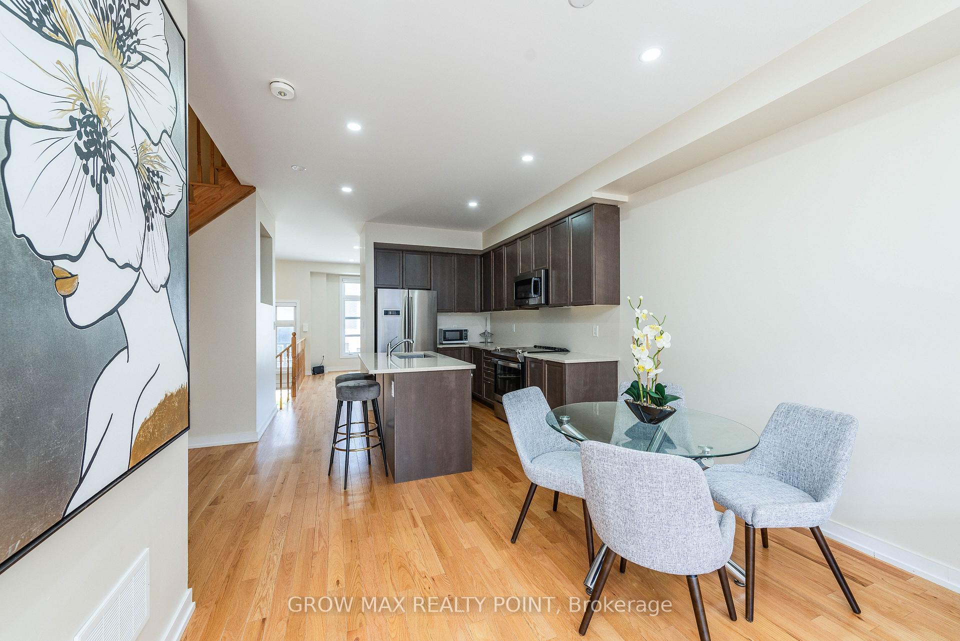 Photo 10 of 2527 Castlegate Crossing, Pickering, Duffin Heights — HOMEH