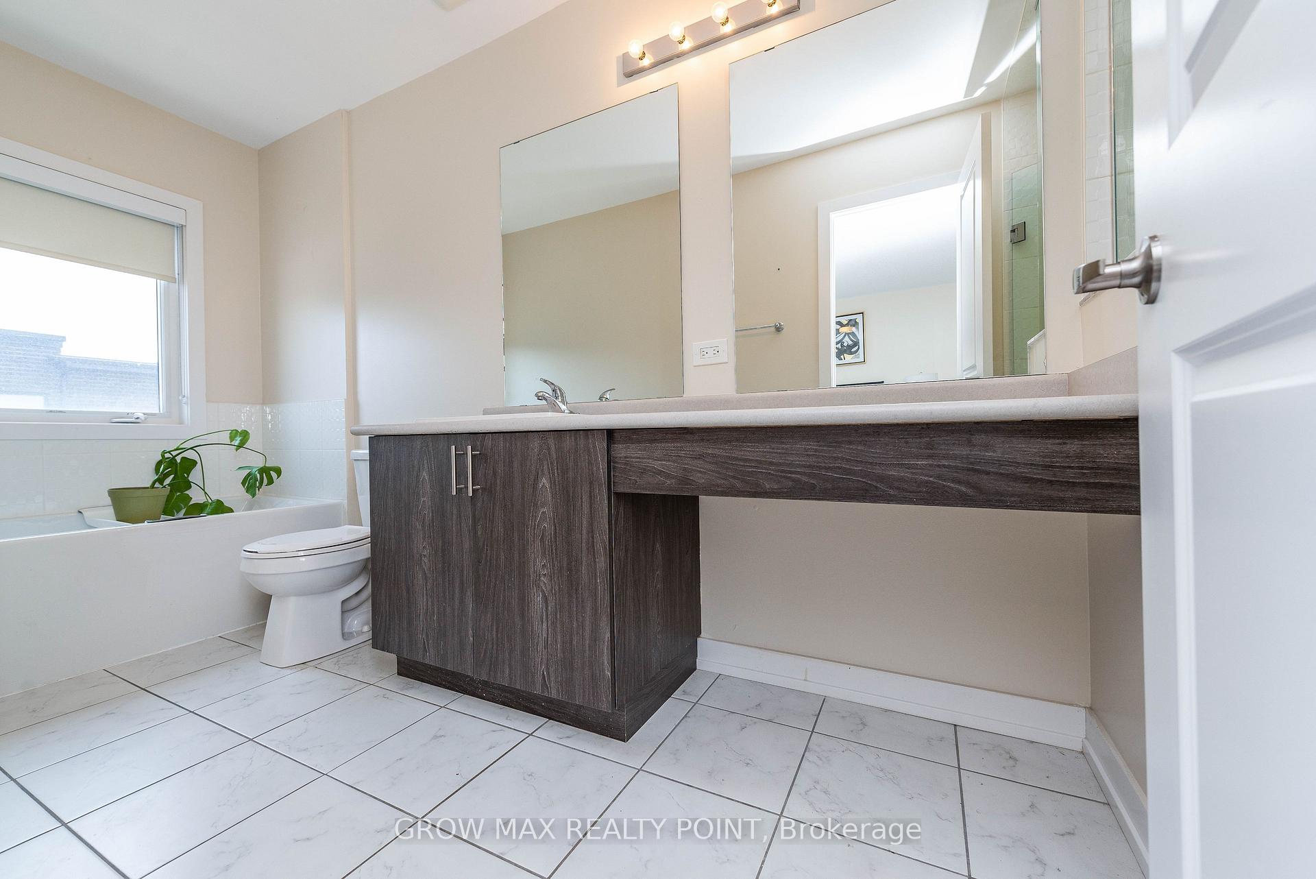 Photo 27 of 2527 Castlegate Crossing, Pickering, Duffin Heights — HOMEH