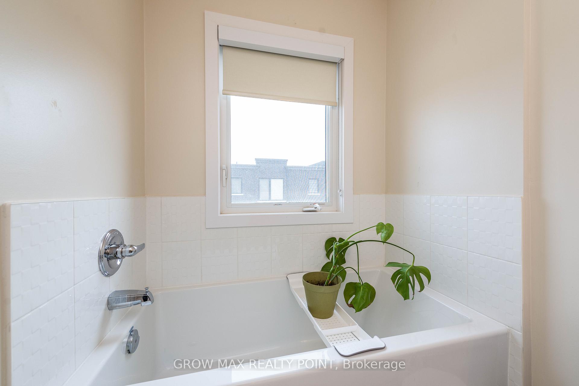 Photo 34 of 2527 Castlegate Crossing, Pickering, Duffin Heights — HOMEH