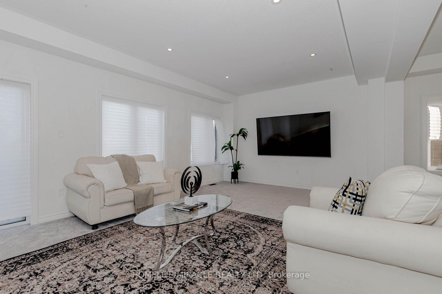 Photo 12 of 31 Hitchman Street, Brant, Paris — HOMEH
