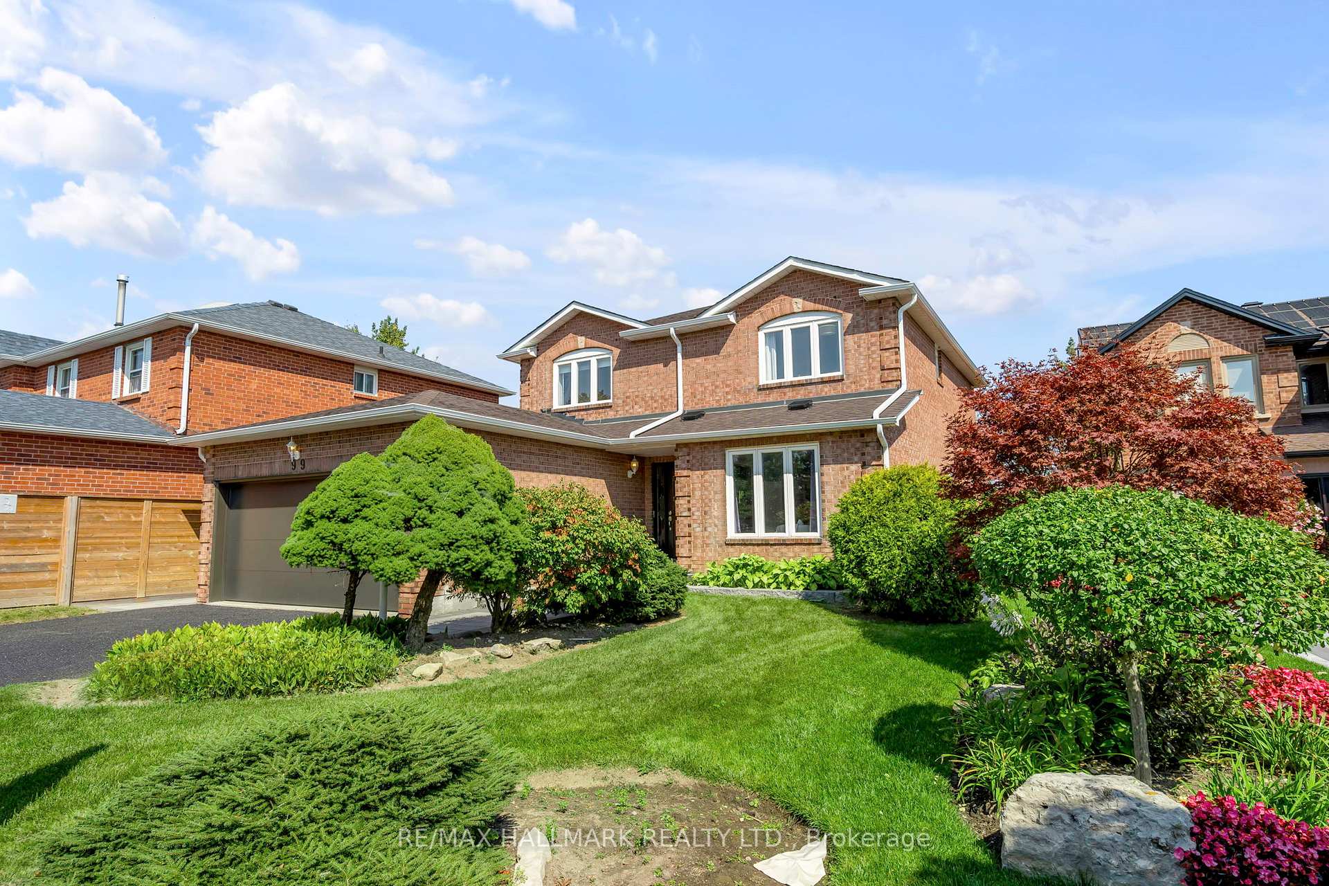 Photo 3 of 99 Belmont Crescent, Vaughan, Maple — HOMEH