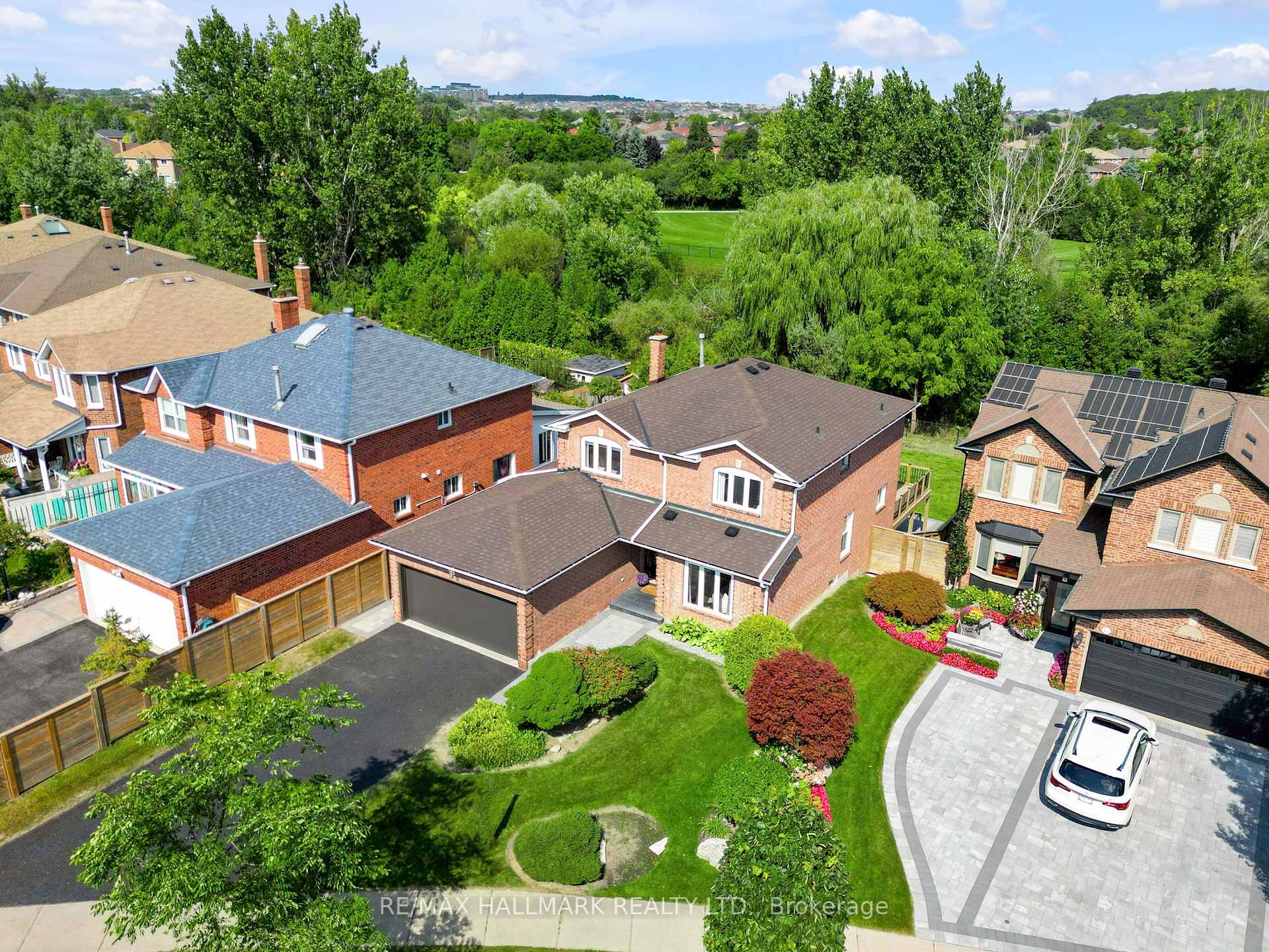 Photo 5 of 99 Belmont Crescent, Vaughan, Maple — HOMEH