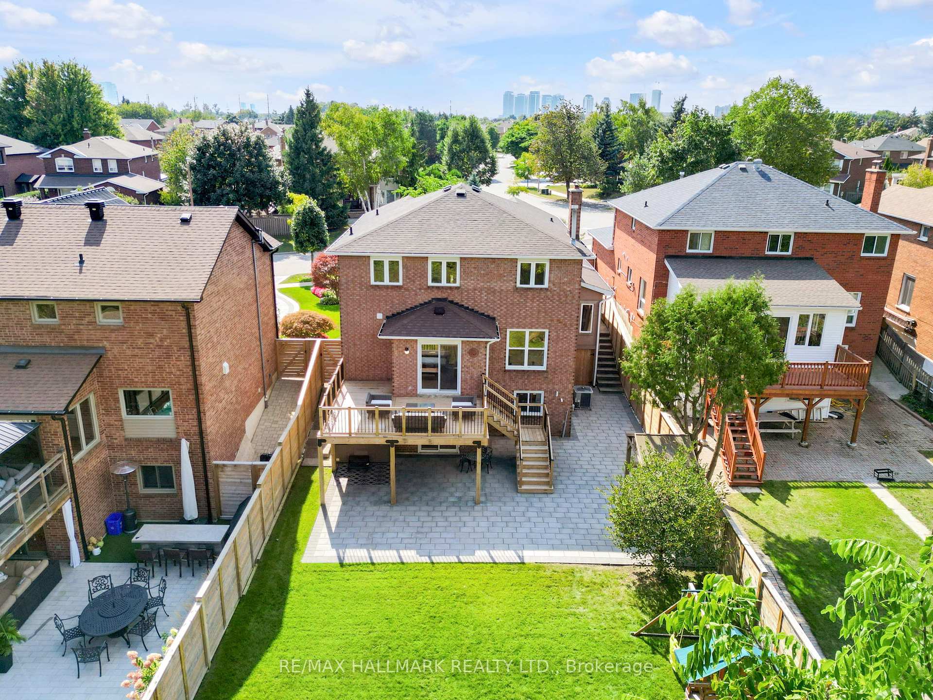 Photo 15 of 99 Belmont Crescent, Vaughan, Maple — HOMEH
