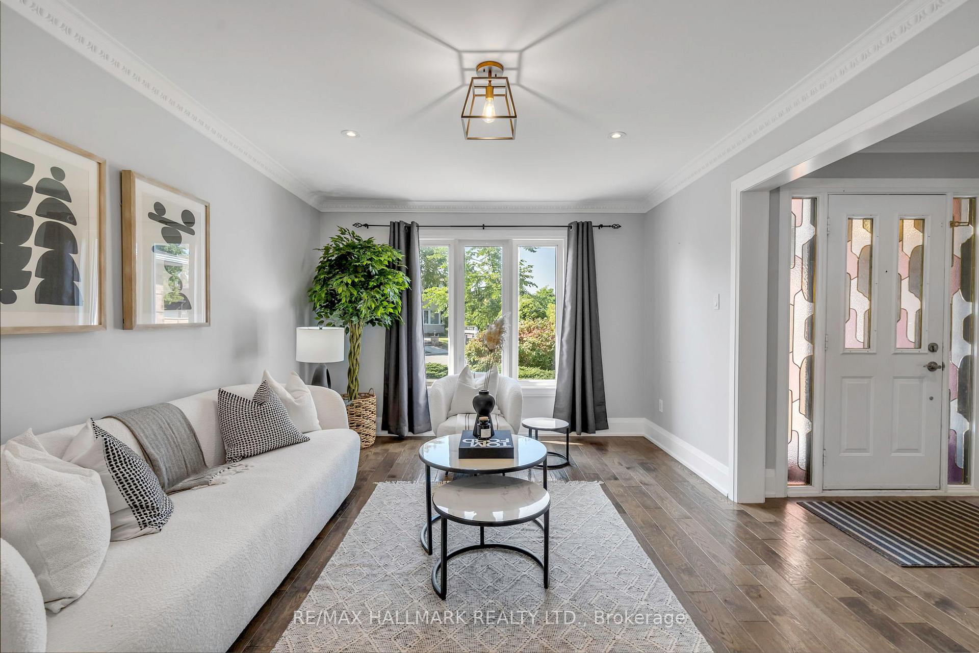 Photo 7 of 99 Belmont Crescent, Vaughan, Maple — HOMEH