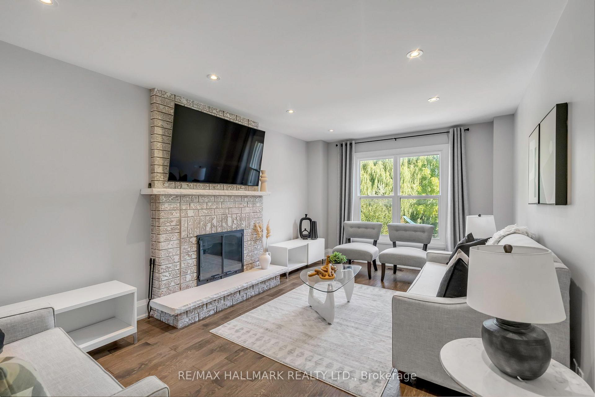 Photo 8 of 99 Belmont Crescent, Vaughan, Maple — HOMEH