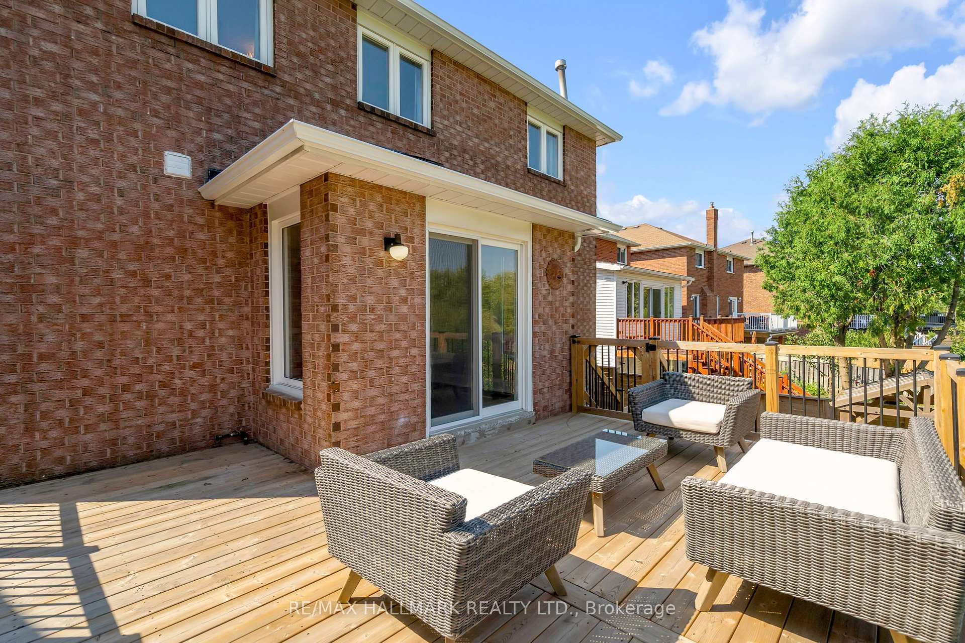 Photo 16 of 99 Belmont Crescent, Vaughan, Maple — HOMEH