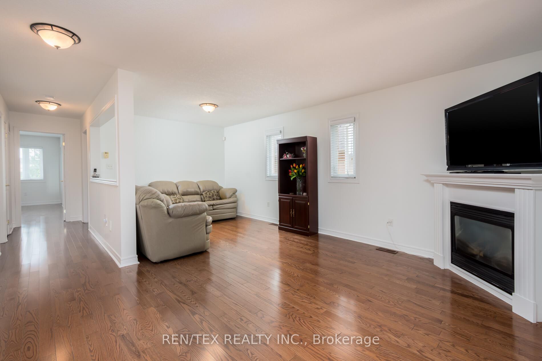 Photo 2 of 105 Eastbrook Way, Brampton, Bram East — HOMEH