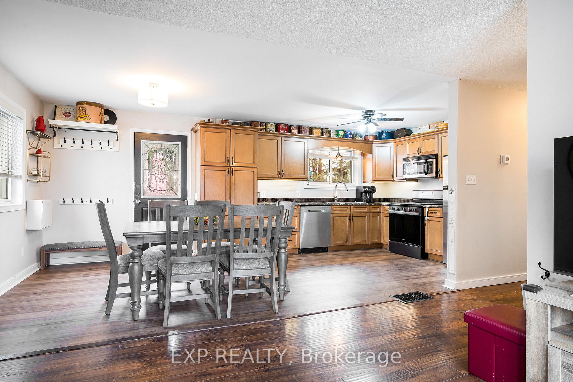 Photo 3 of 38 Centennial Avenue, Springwater, Elmvale — HOMEH