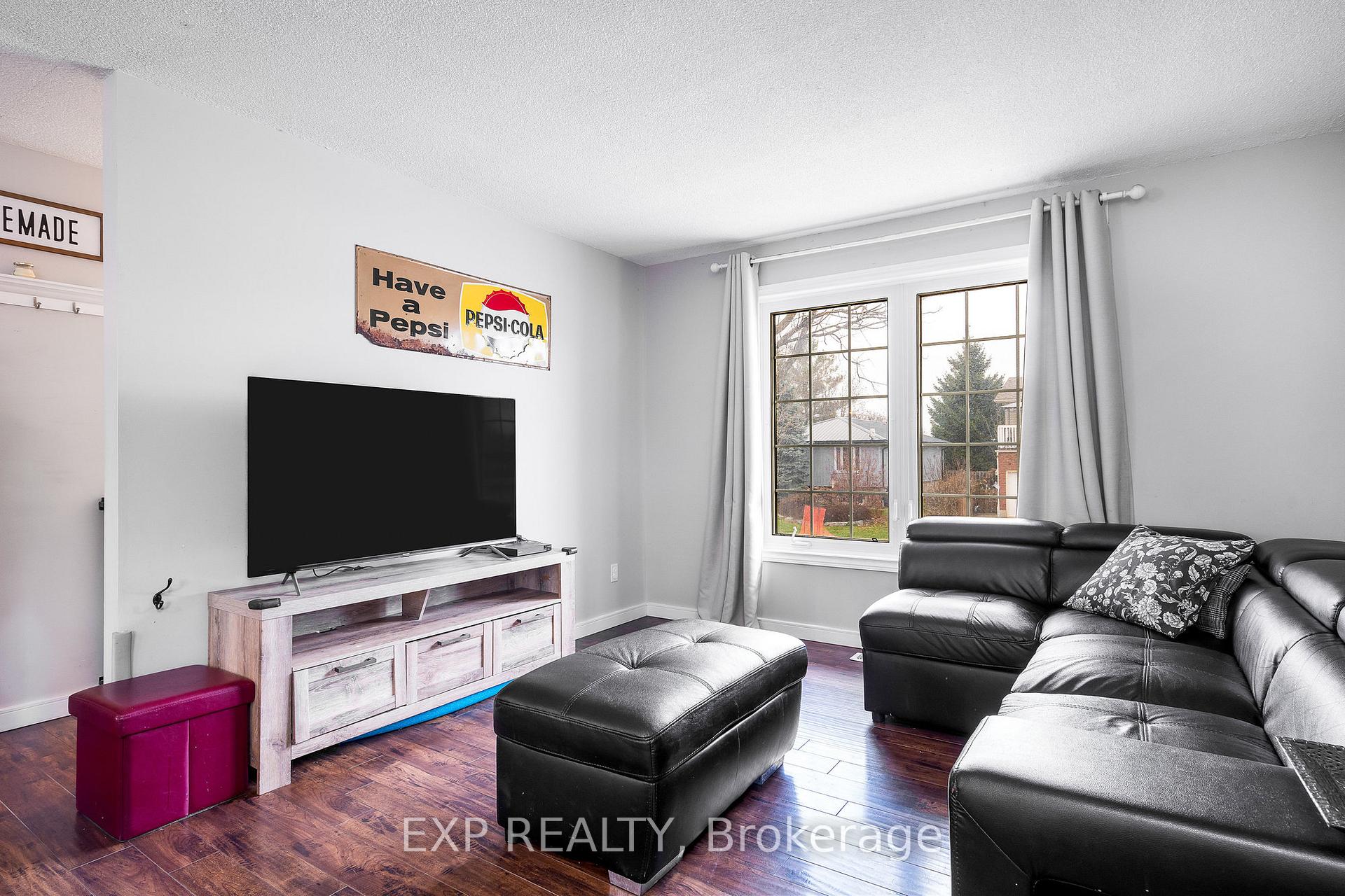 Photo 6 of 38 Centennial Avenue, Springwater, Elmvale — HOMEH