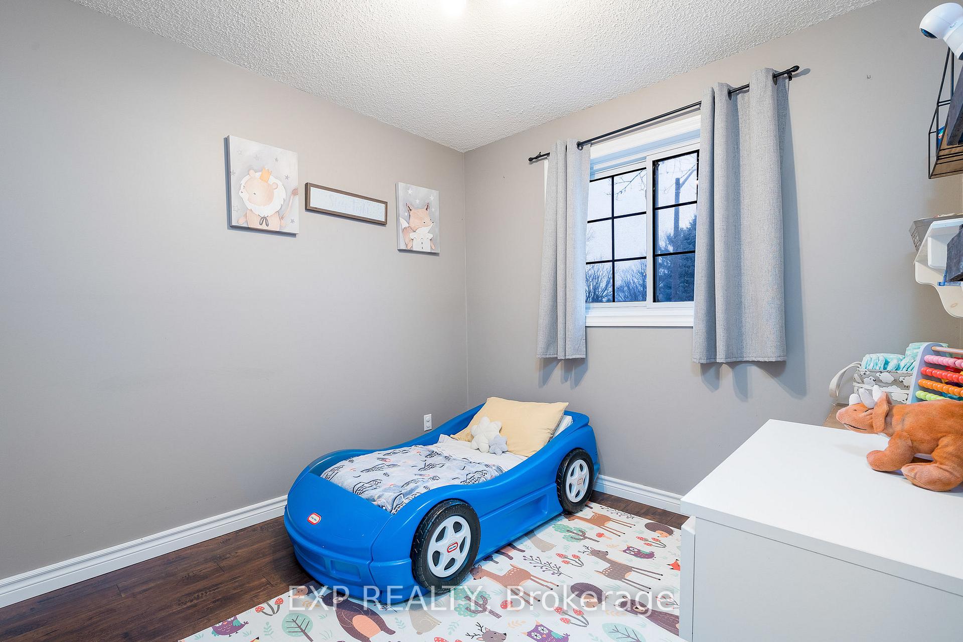 Photo 11 of 38 Centennial Avenue, Springwater, Elmvale — HOMEH