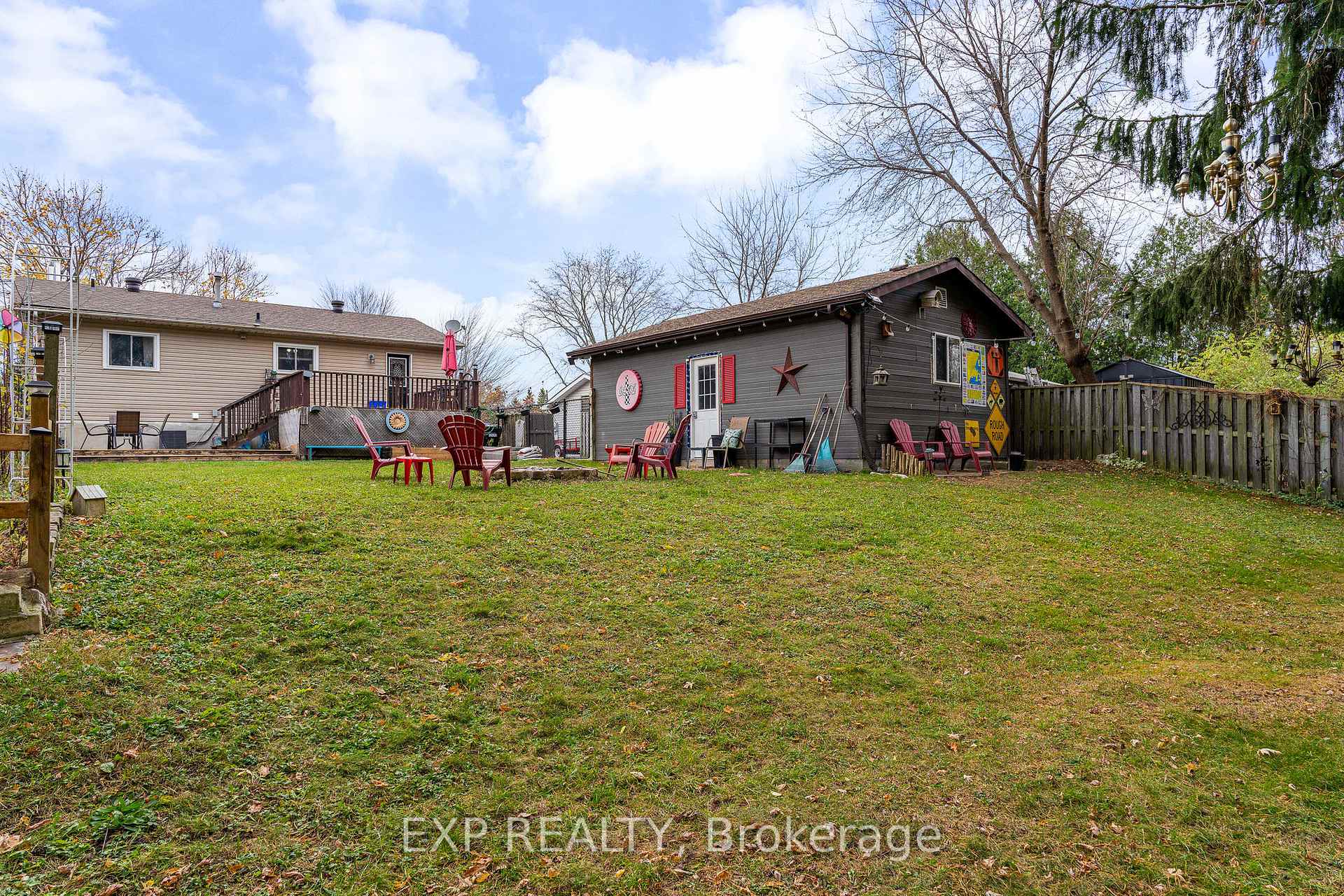 Photo 24 of 38 Centennial Avenue, Springwater, Elmvale — HOMEH