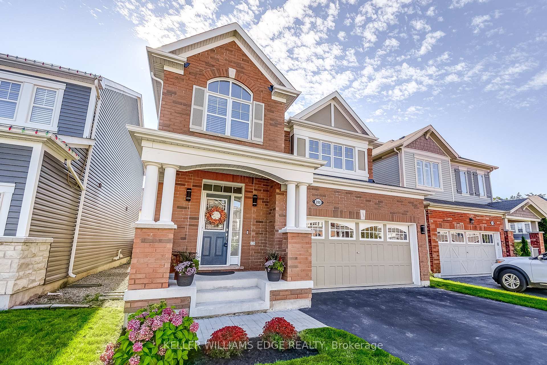 Photo 2 of 280 Fellowes Crescent, Hamilton, Waterdown — HOMEH