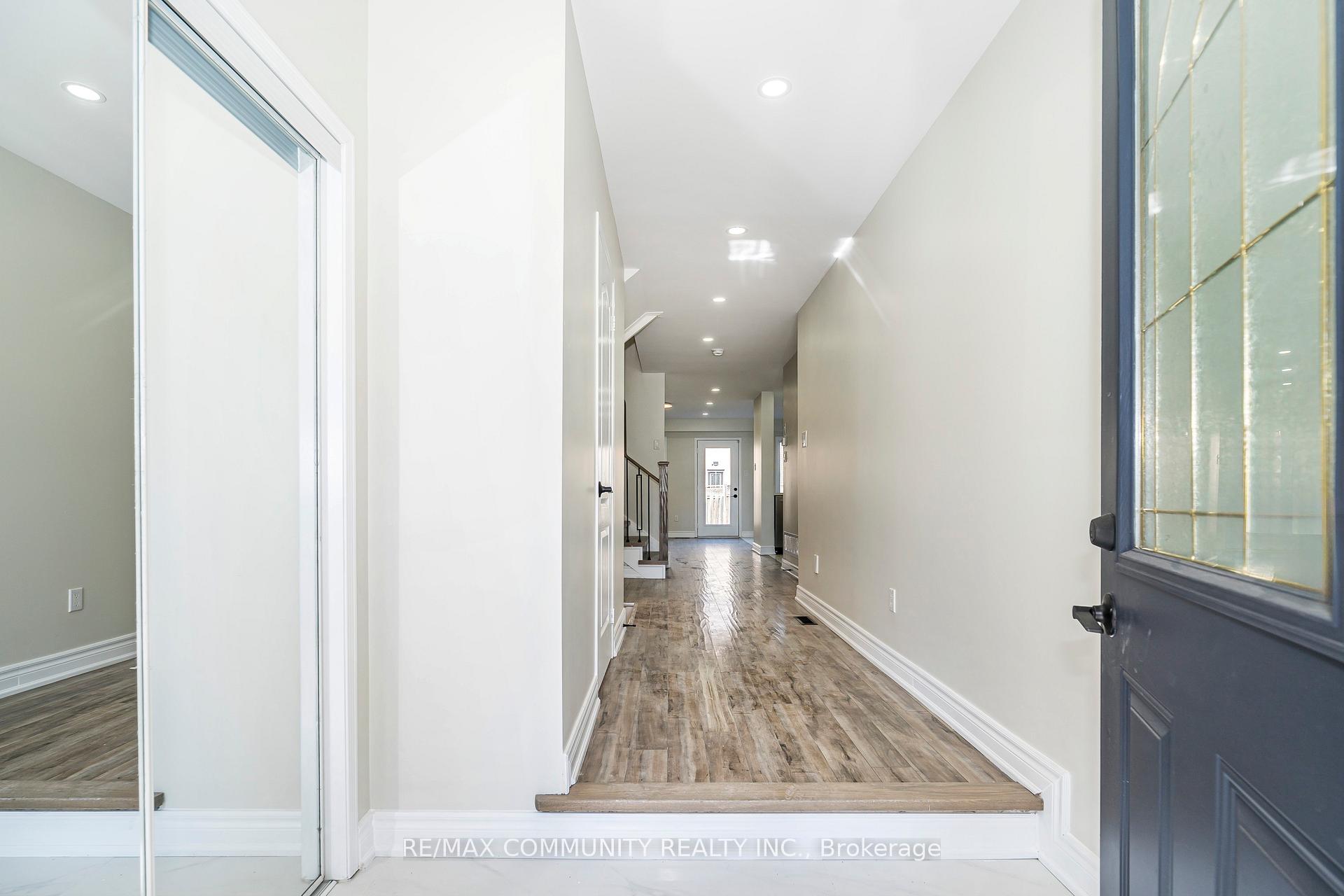 Photo 2 of 10 Tanasi Road, Brampton, Credit Valley — HOMEH