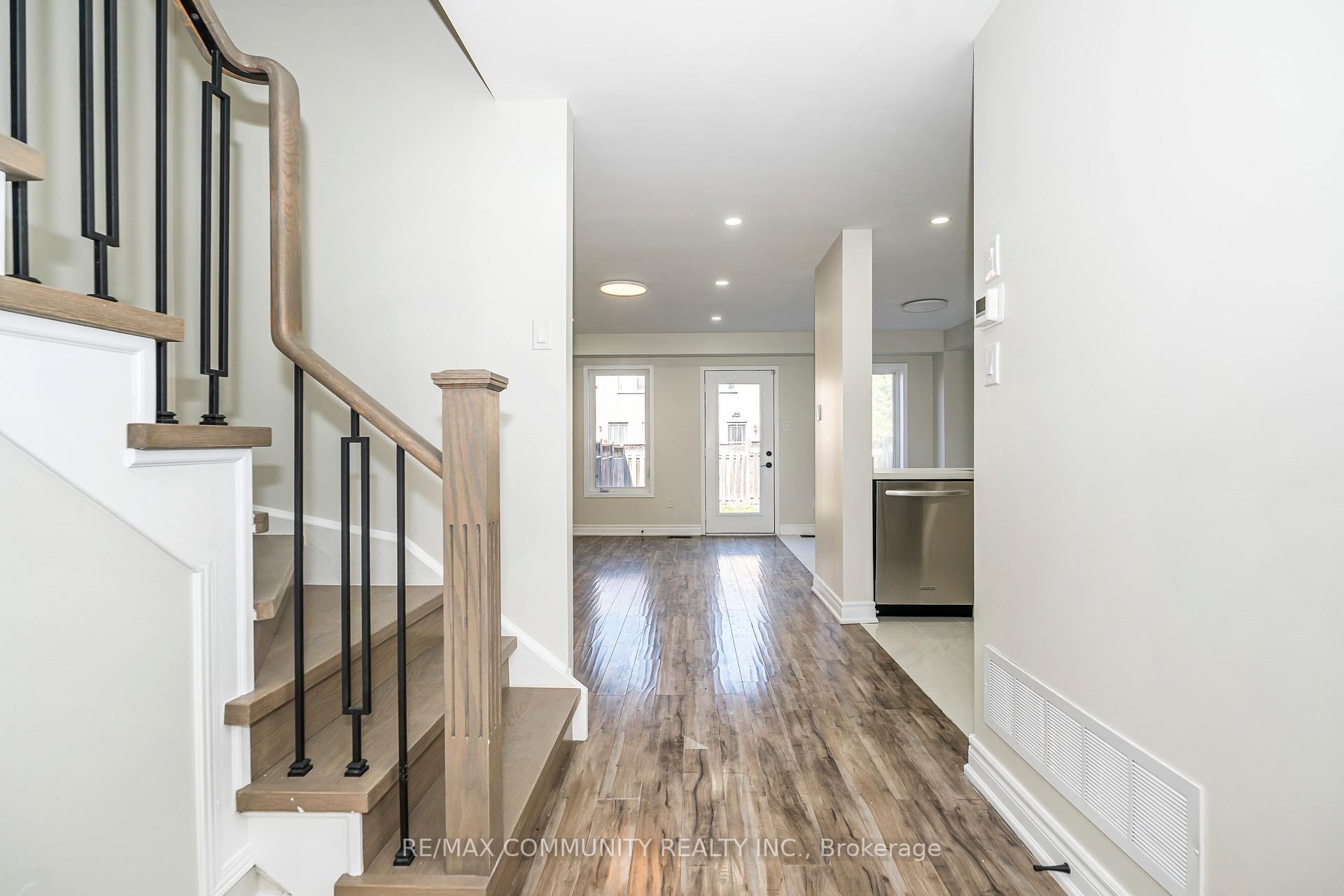 Photo 8 of 10 Tanasi Road, Brampton, Credit Valley — HOMEH