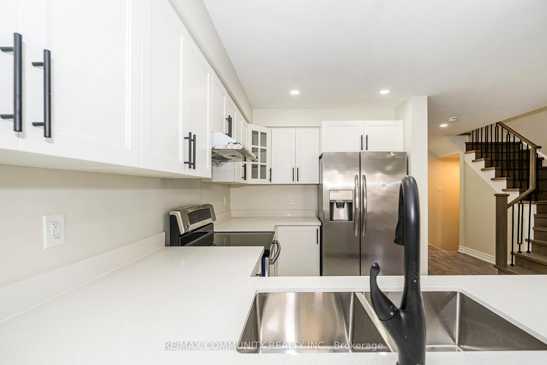 Photo 13 of 10 Tanasi Road, Brampton, Credit Valley — HOMEH