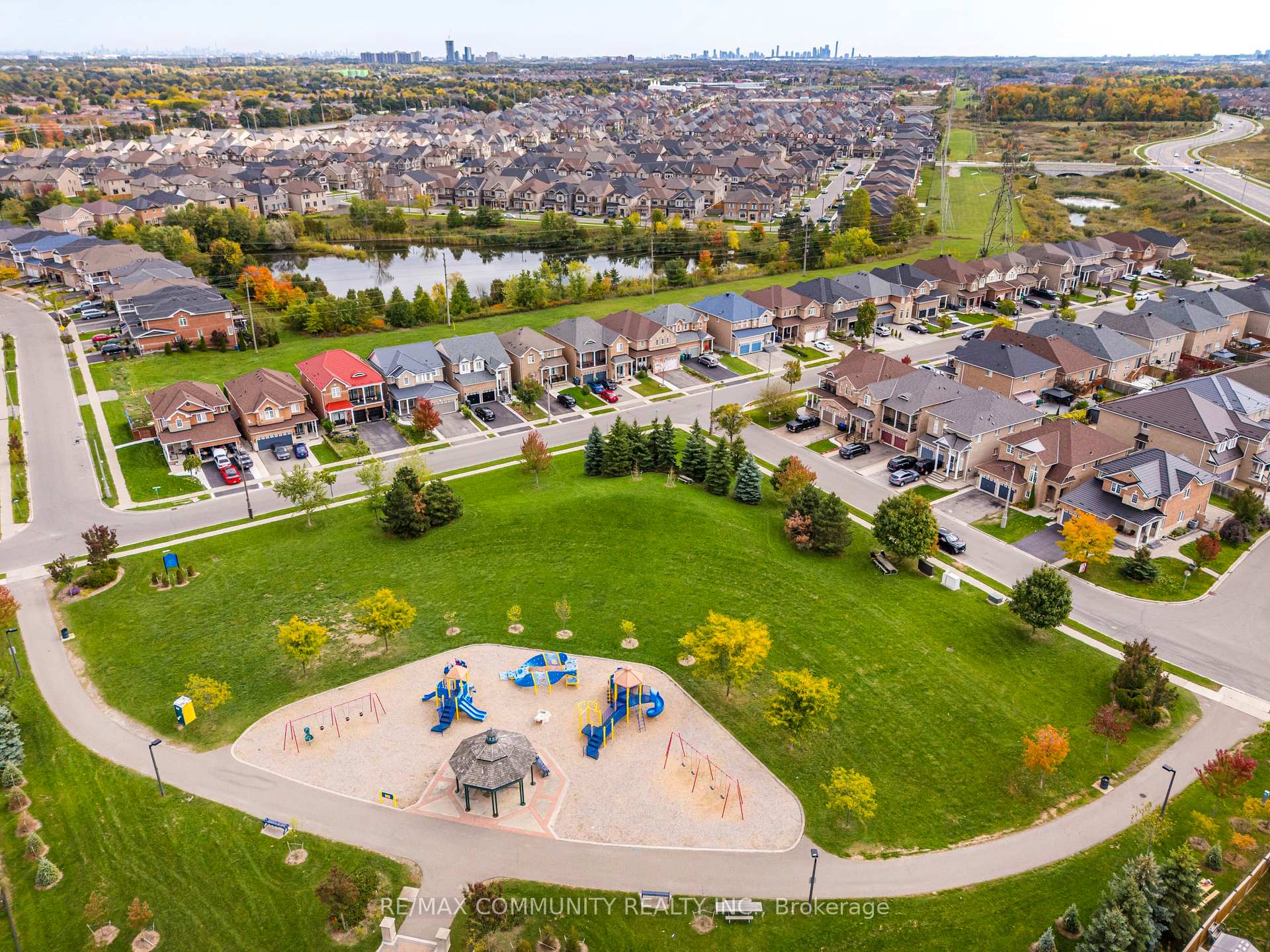 Photo 29 of 10 Tanasi Road, Brampton, Credit Valley — HOMEH