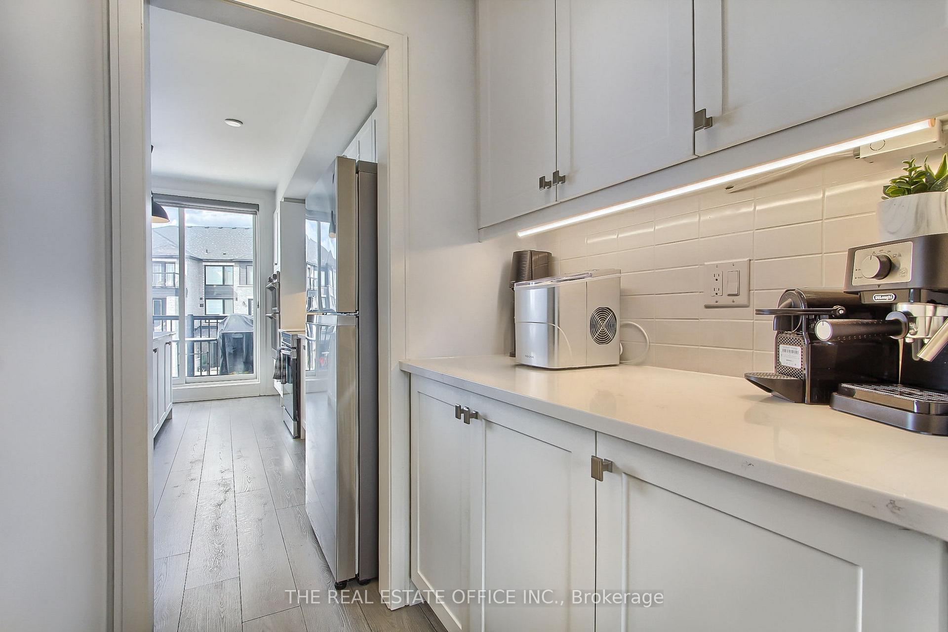 Photo 6 of 27 Blue Forest Crescent, Barrie, Innis-Shore — HOMEH