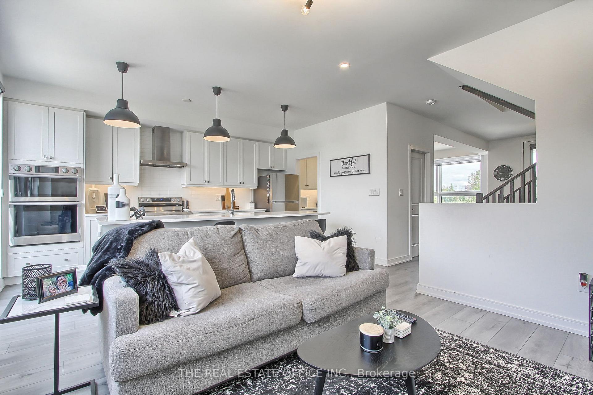 Photo 25 of 27 Blue Forest Crescent, Barrie, Innis-Shore — HOMEH