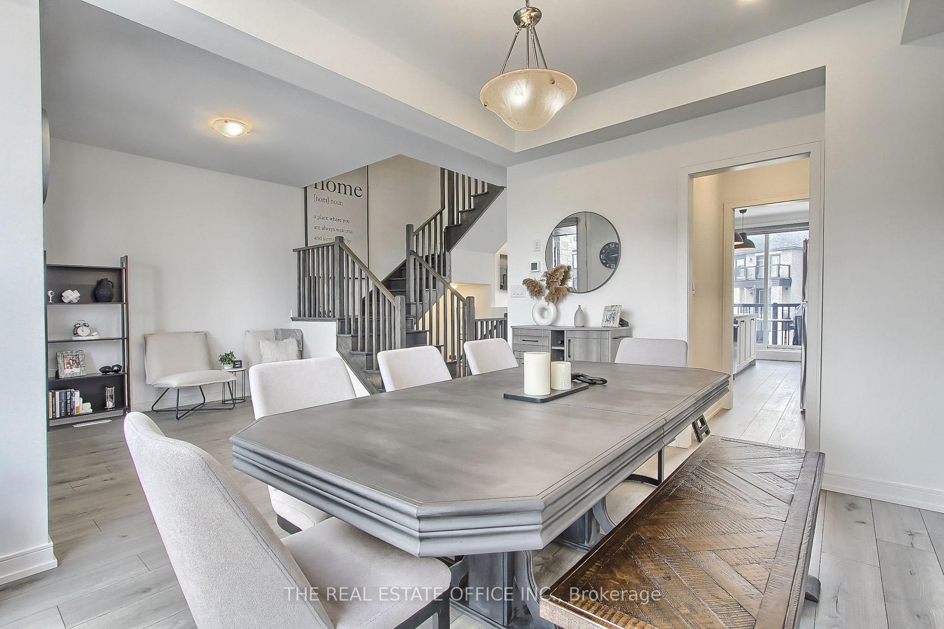 Photo 17 of 27 Blue Forest Crescent, Barrie, Innis-Shore — HOMEH