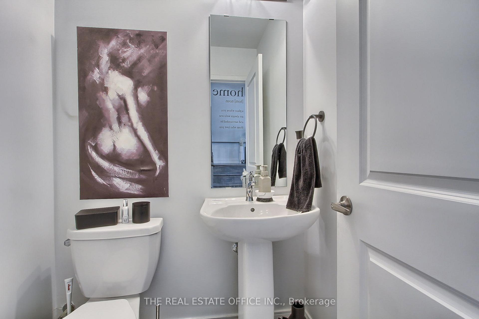Photo 18 of 27 Blue Forest Crescent, Barrie, Innis-Shore — HOMEH