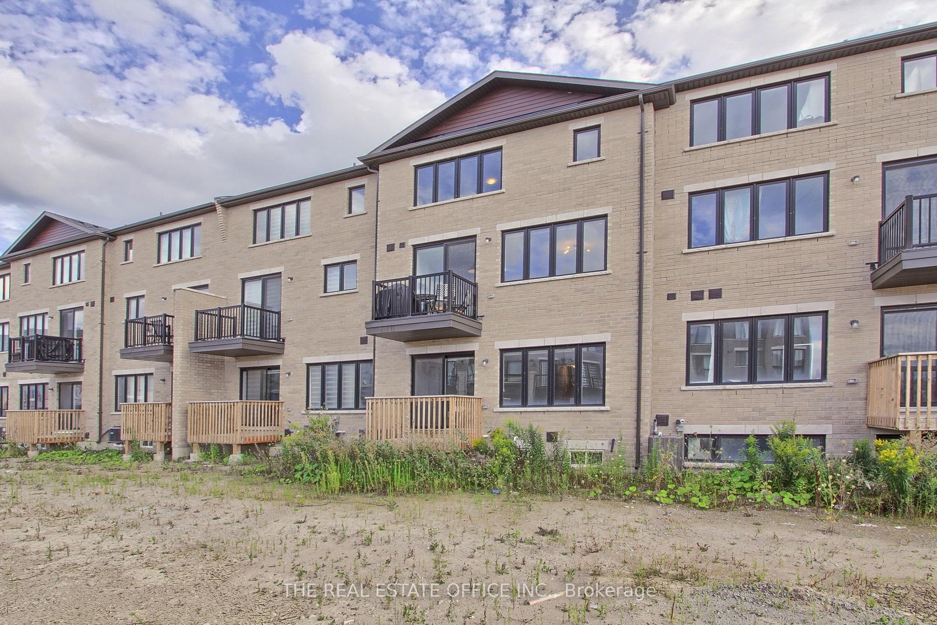 Photo 30 of 27 Blue Forest Crescent, Barrie, Innis-Shore — HOMEH