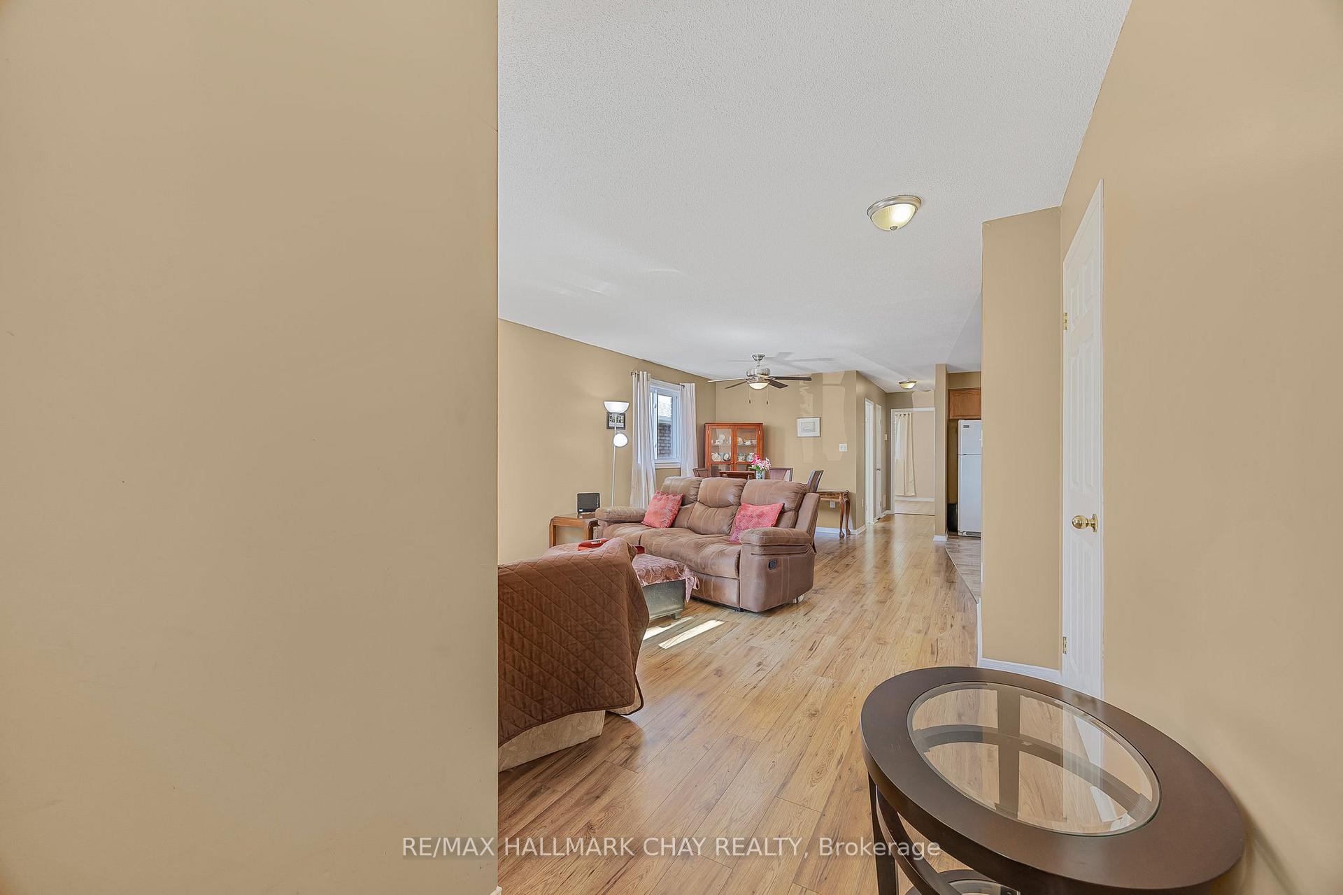 Photo 20 of 16 Butternut Drive, Barrie, Holly — HOMEH