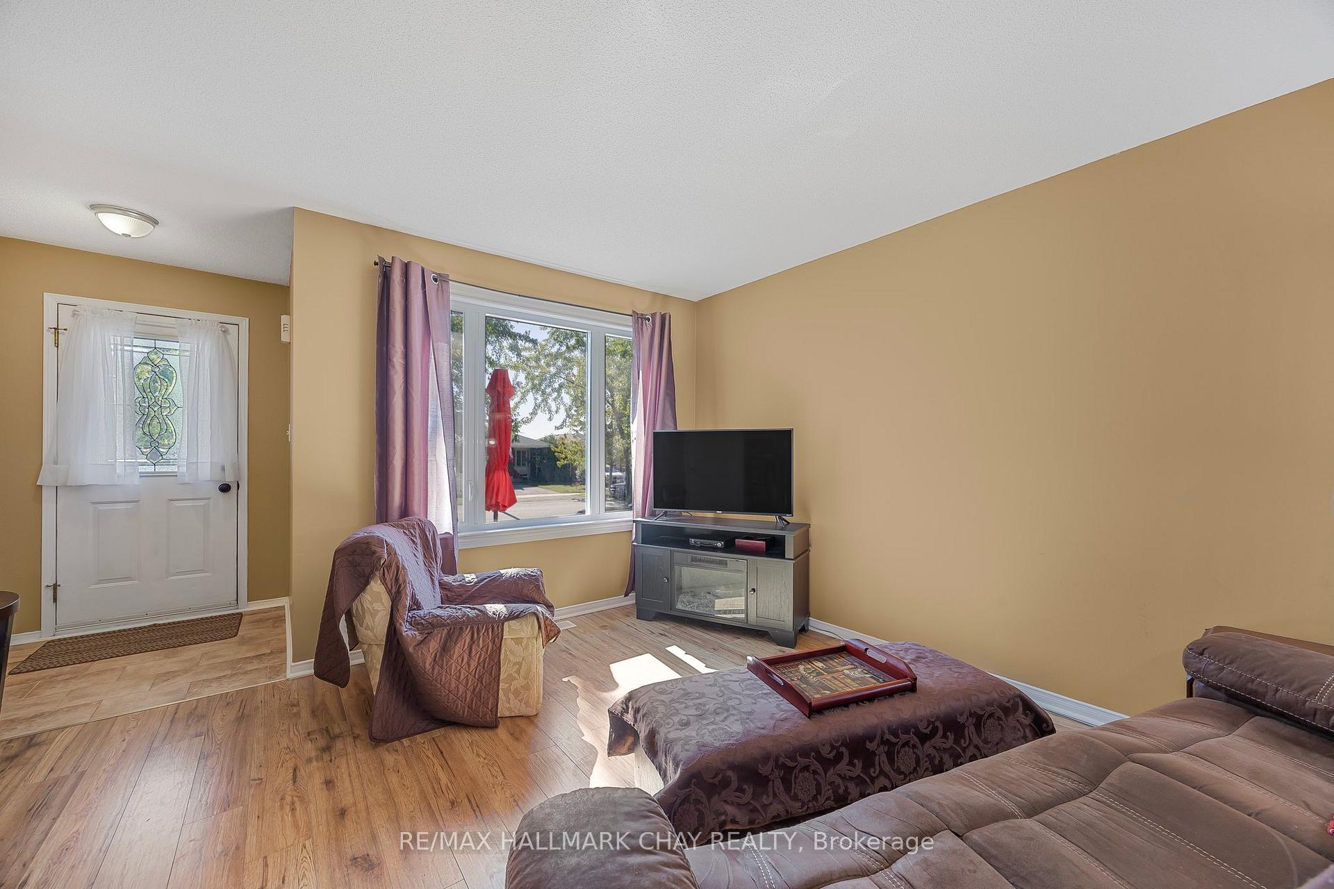 Photo 16 of 16 Butternut Drive, Barrie, Holly — HOMEH