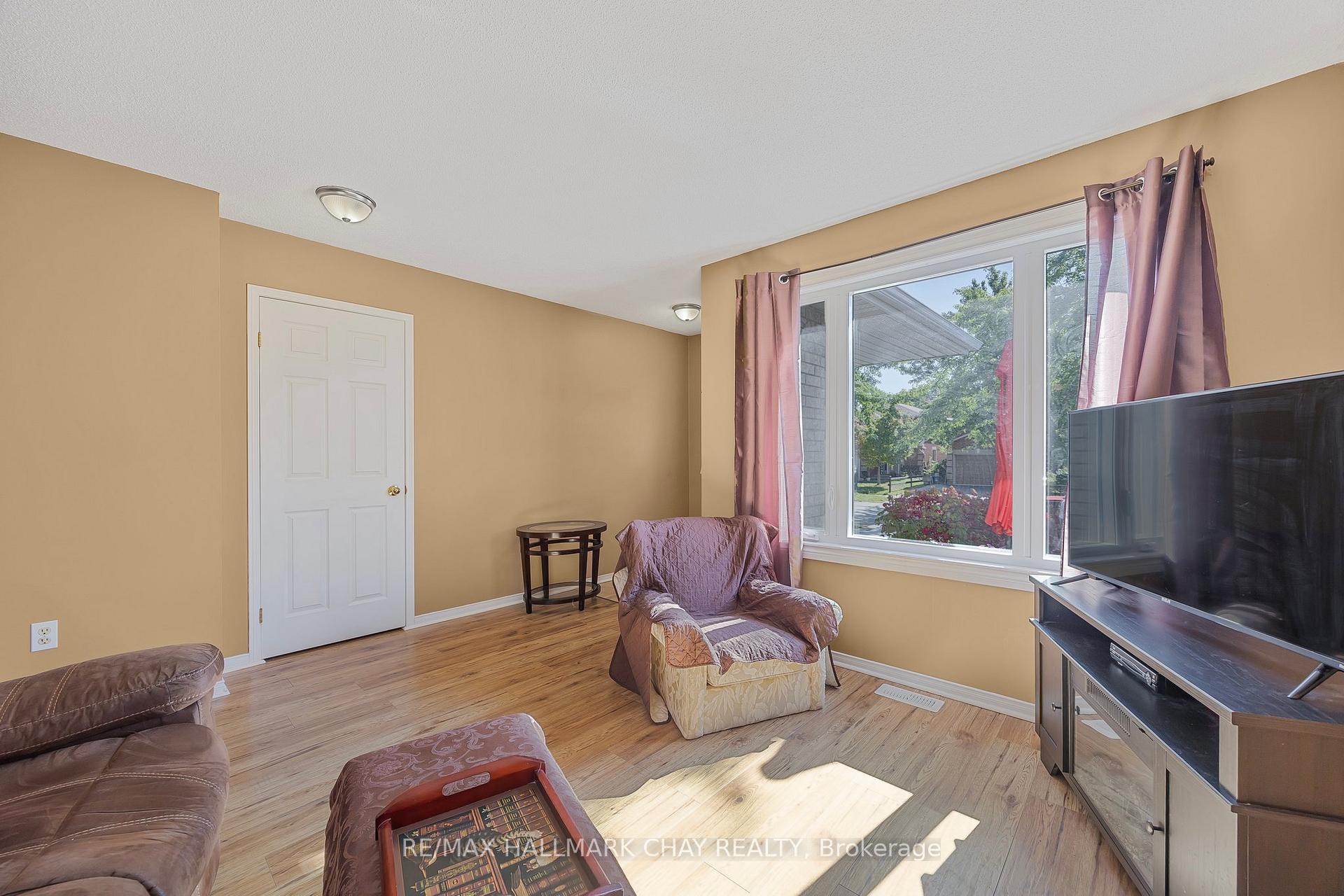 Photo 39 of 16 Butternut Drive, Barrie, Holly — HOMEH