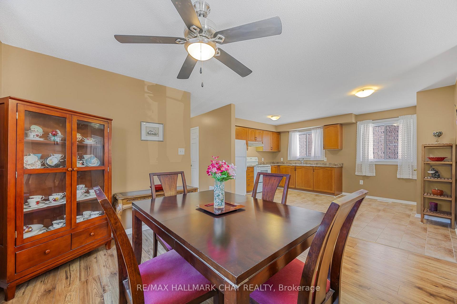 Photo 9 of 16 Butternut Drive, Barrie, Holly — HOMEH