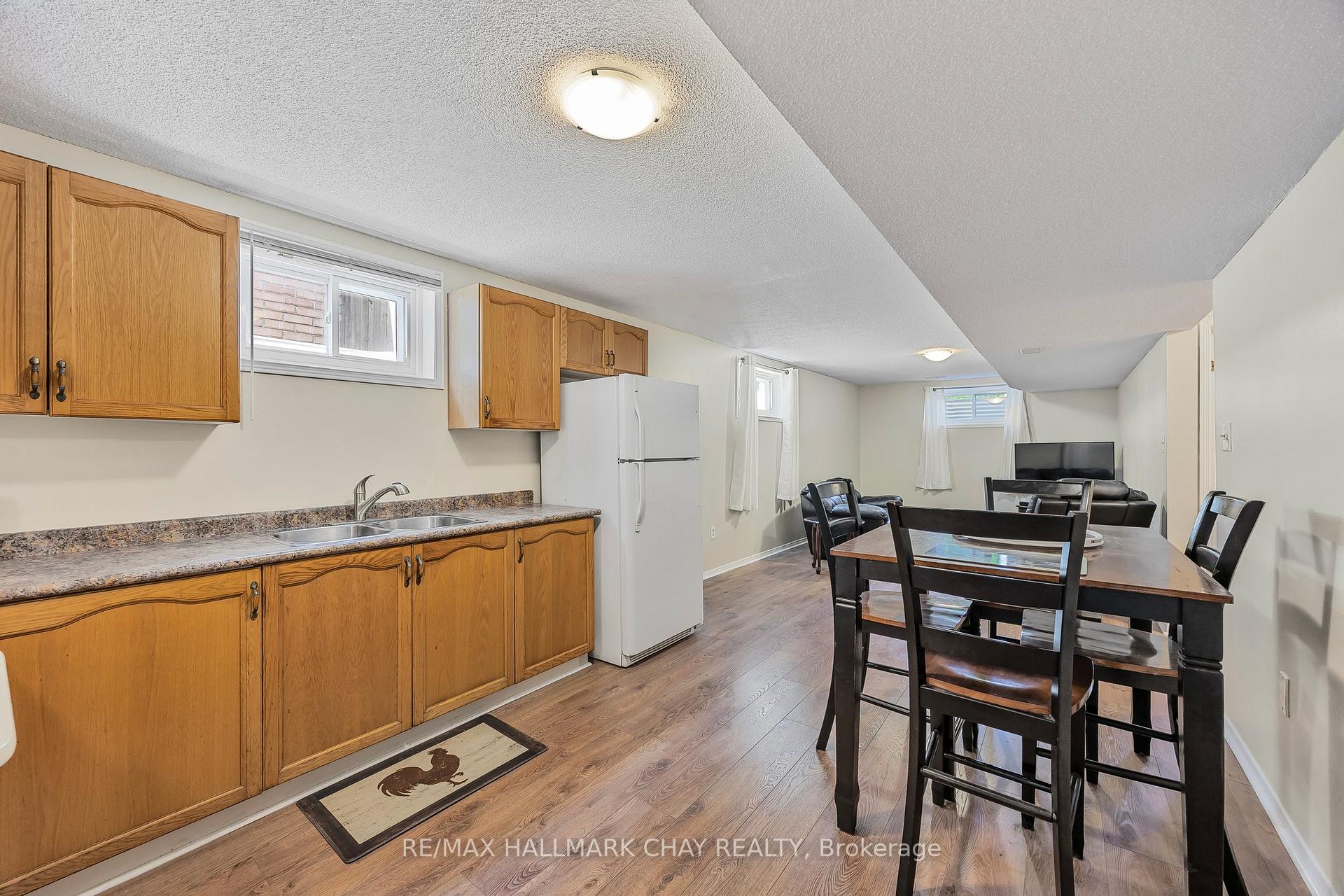 Photo 37 of 16 Butternut Drive, Barrie, Holly — HOMEH