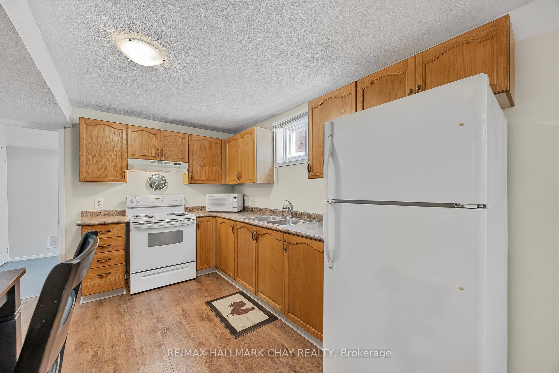 Photo 22 of 16 Butternut Drive, Barrie, Holly — HOMEH