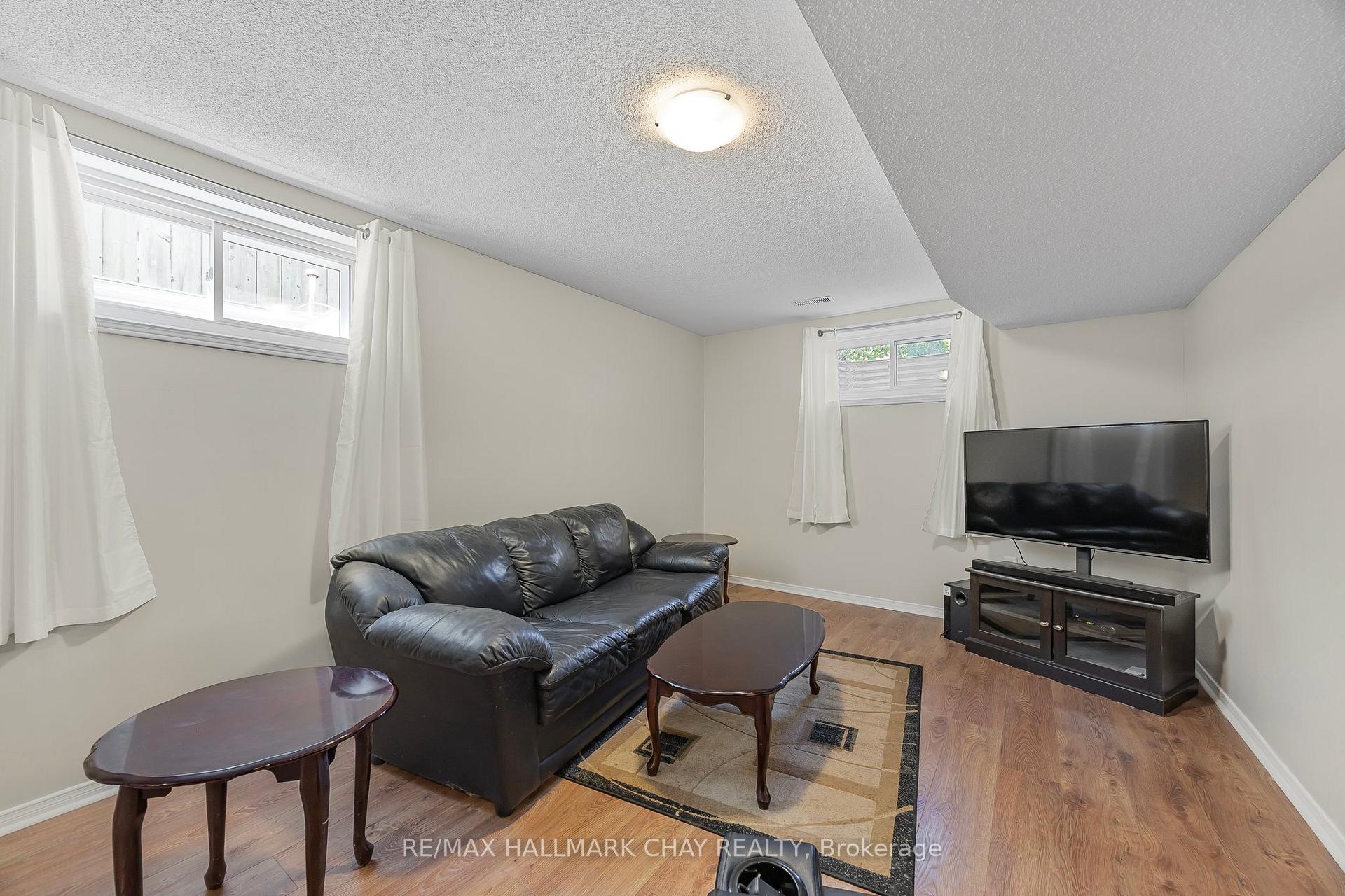 Photo 31 of 16 Butternut Drive, Barrie, Holly — HOMEH
