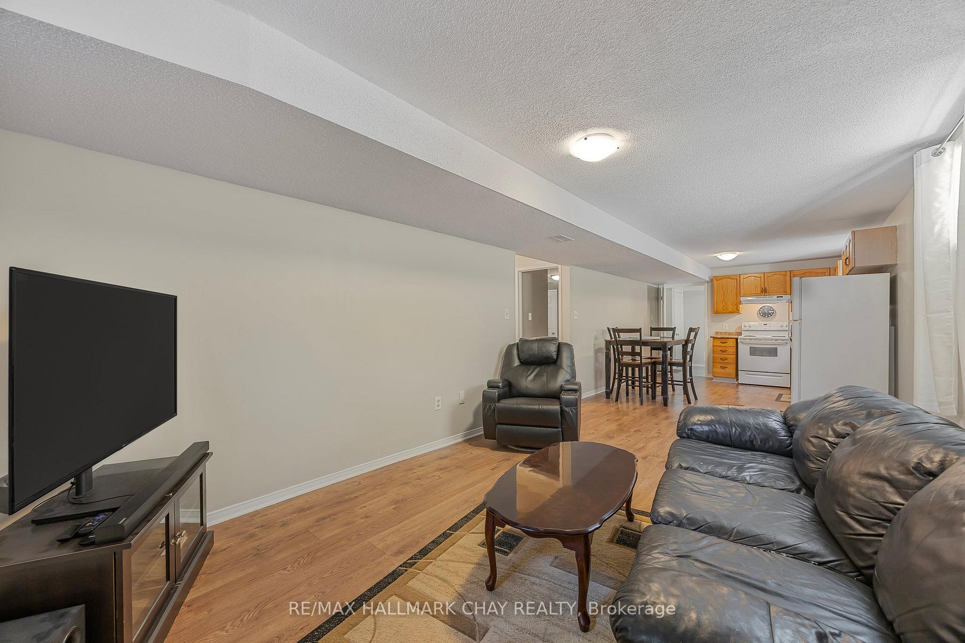 Photo 28 of 16 Butternut Drive, Barrie, Holly — HOMEH