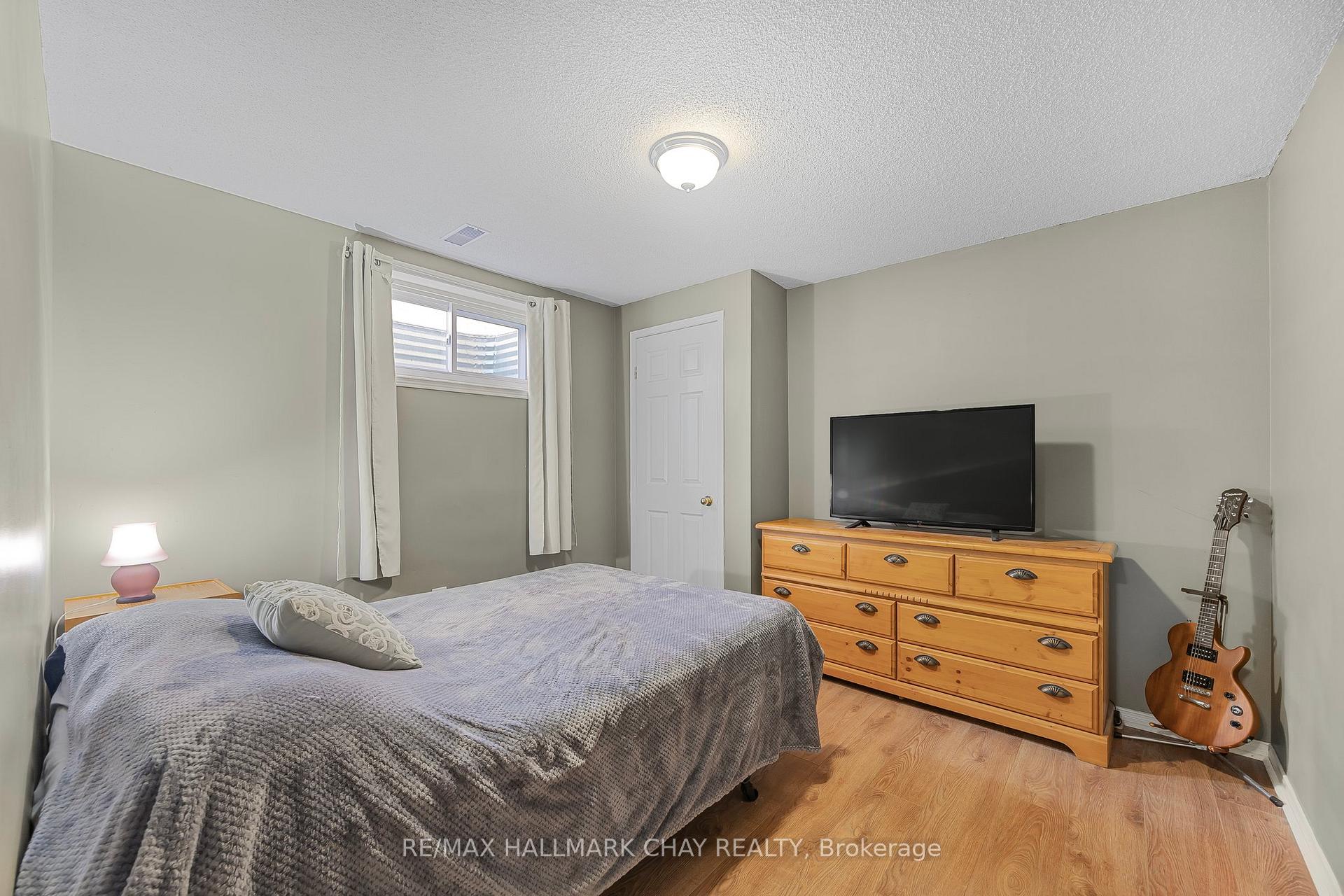 Photo 29 of 16 Butternut Drive, Barrie, Holly — HOMEH