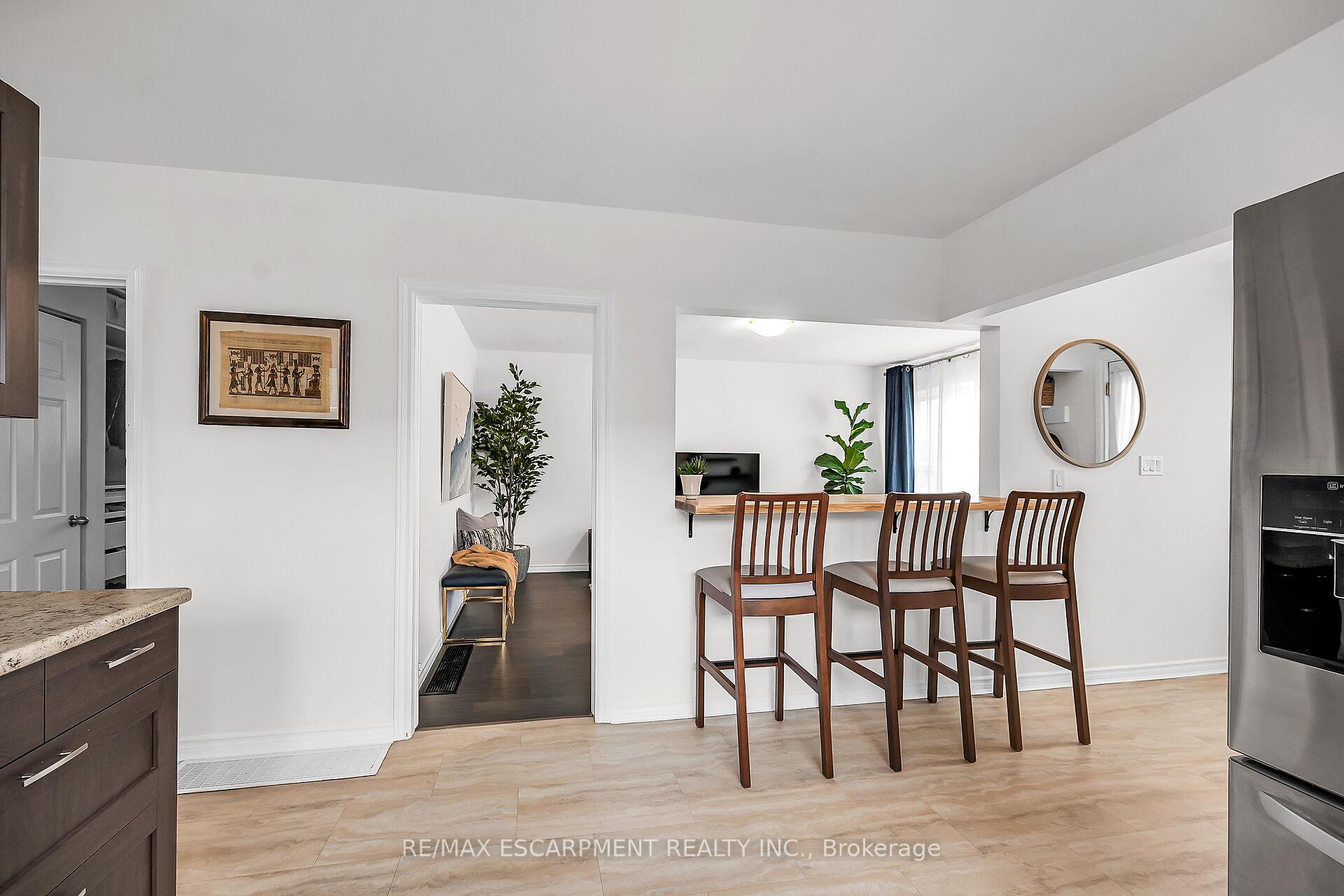 Photo 2 of 787 Upper Ottawa Street, Hamilton, Hampton Heights — HOMEH