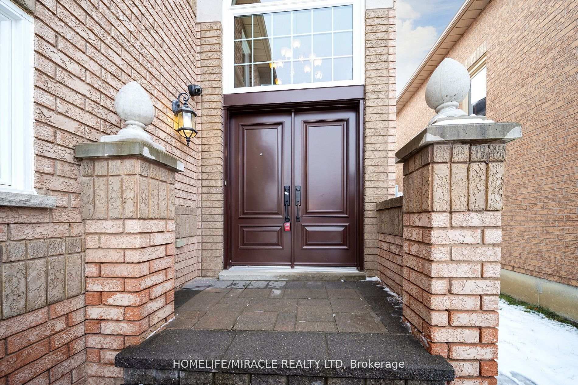 Photo 5 of 26 National Crescent, Brampton, Snelgrove — HOMEH